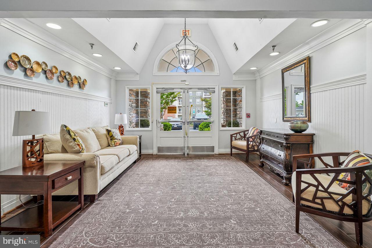 POTOMAC POINTE - Residential