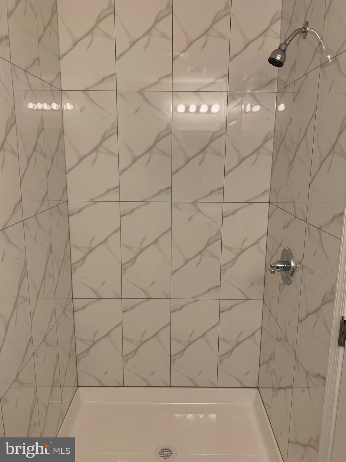 OXFORD CIRCLE - Residential Lease