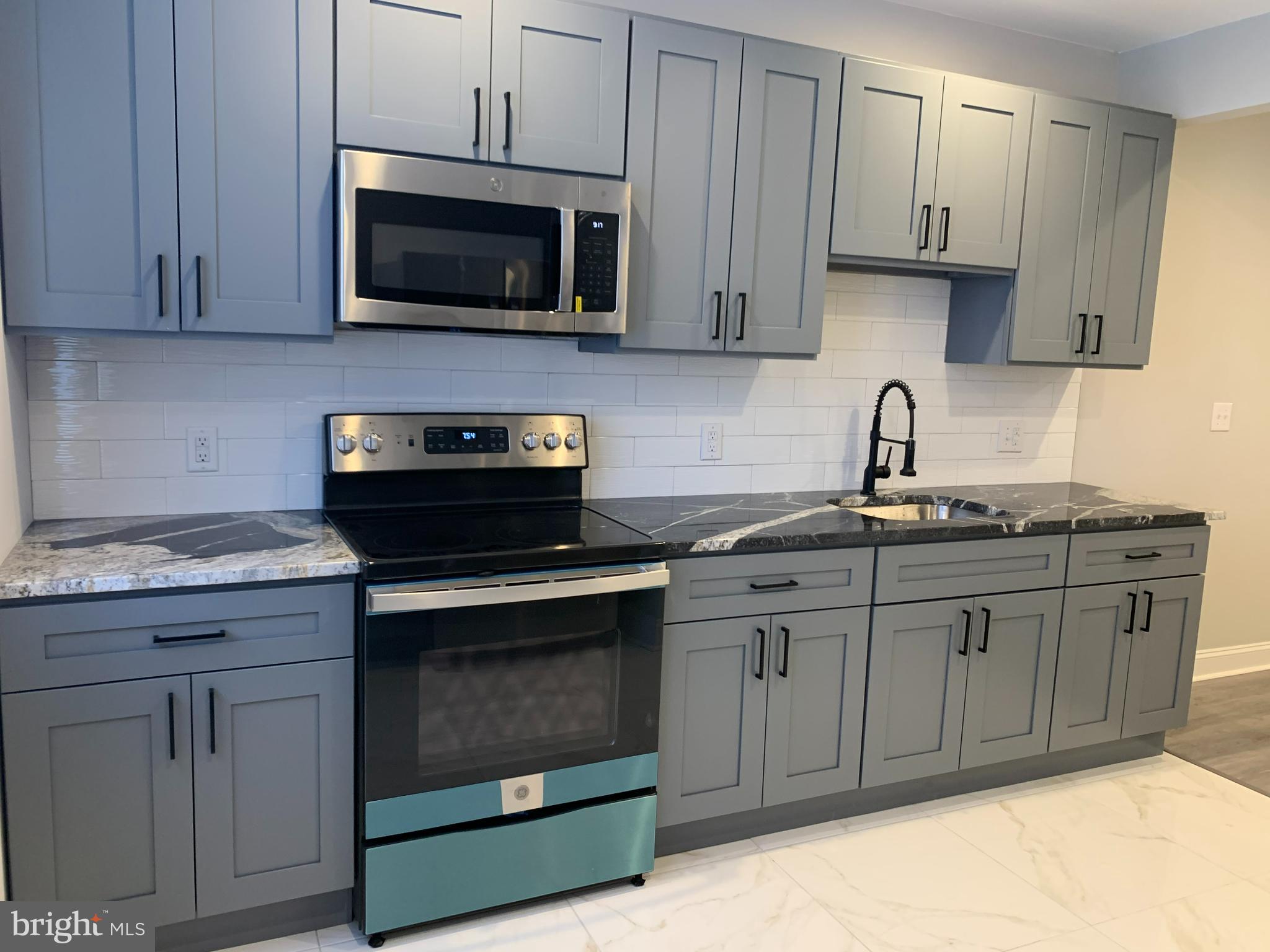 OXFORD CIRCLE - Residential Lease