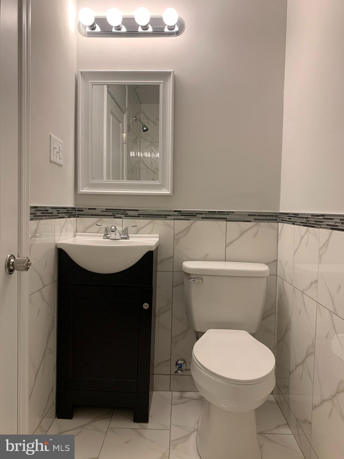 OXFORD CIRCLE - Residential Lease