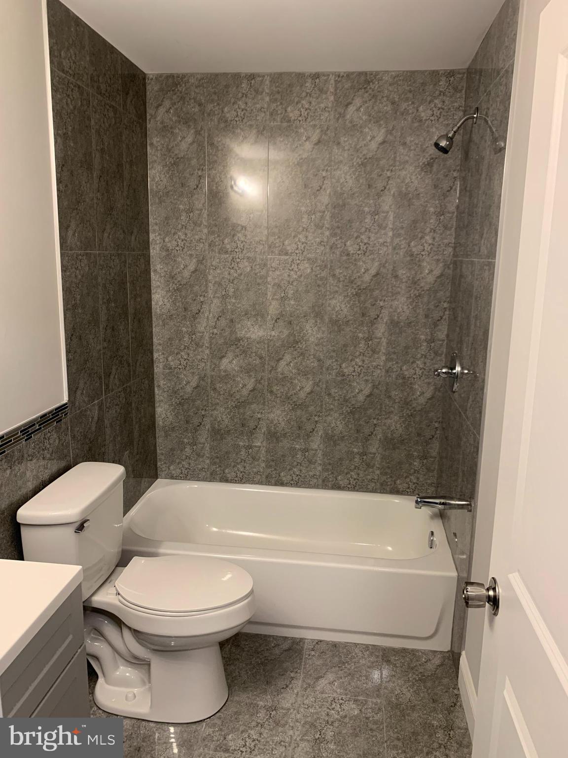 OXFORD CIRCLE - Residential Lease