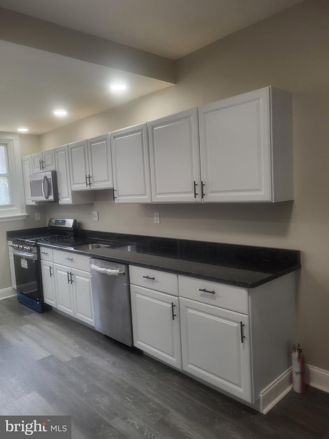 CRESCENTVILLE - Residential