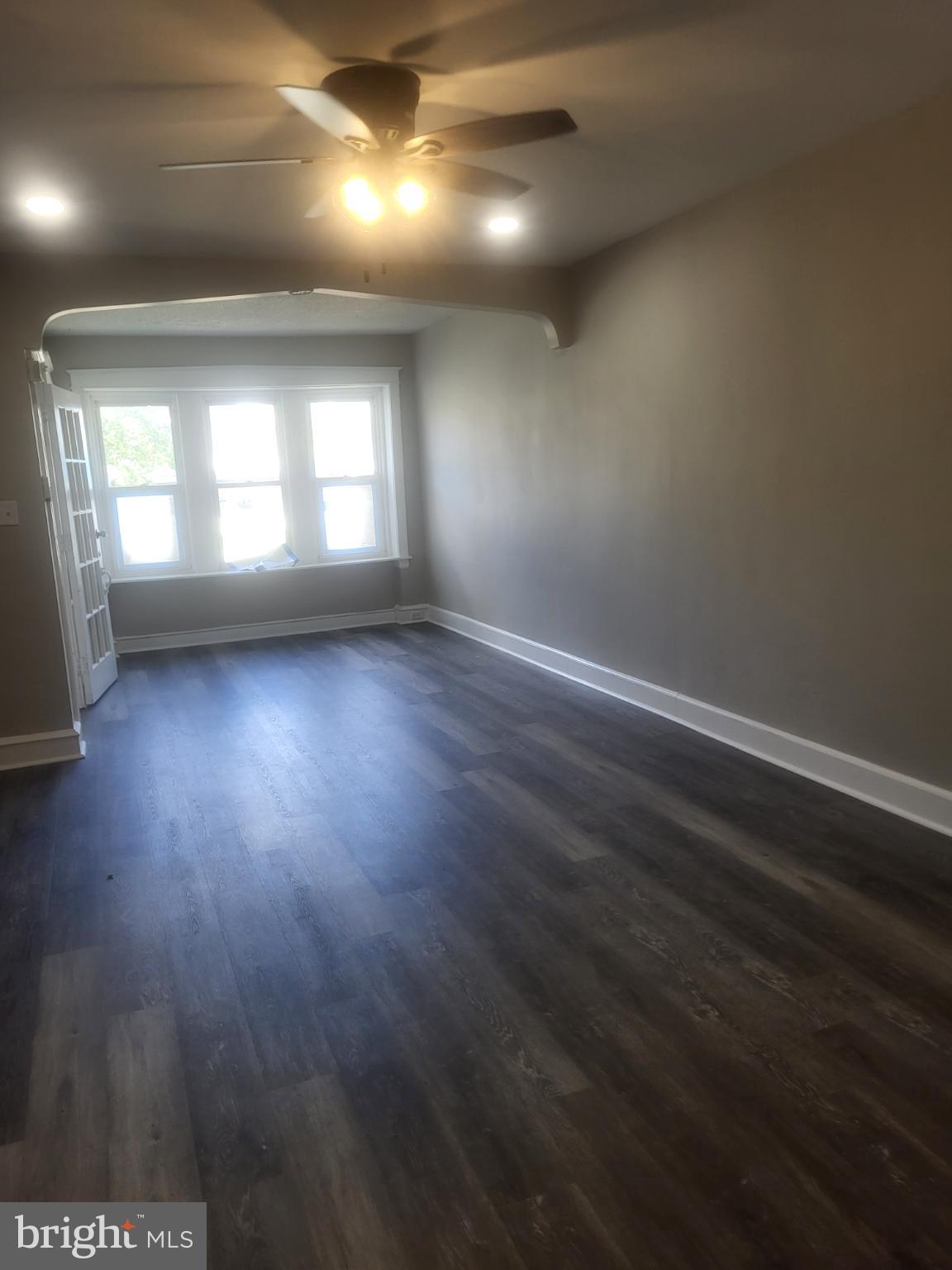 CRESCENTVILLE - Residential