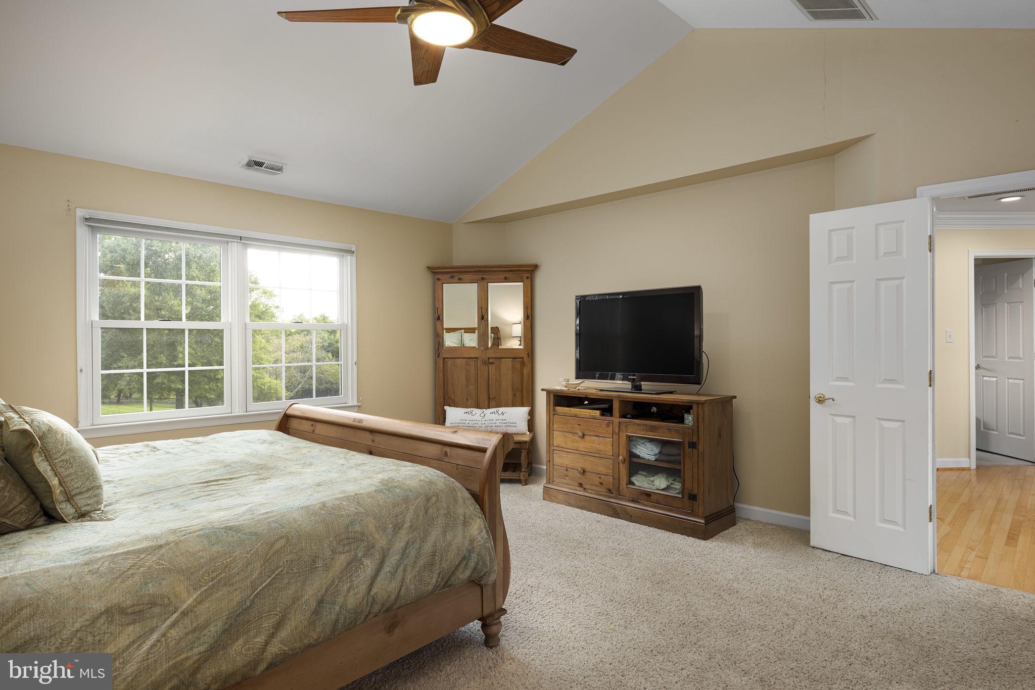 FARMINGTON ON THE GREEN - Residential
