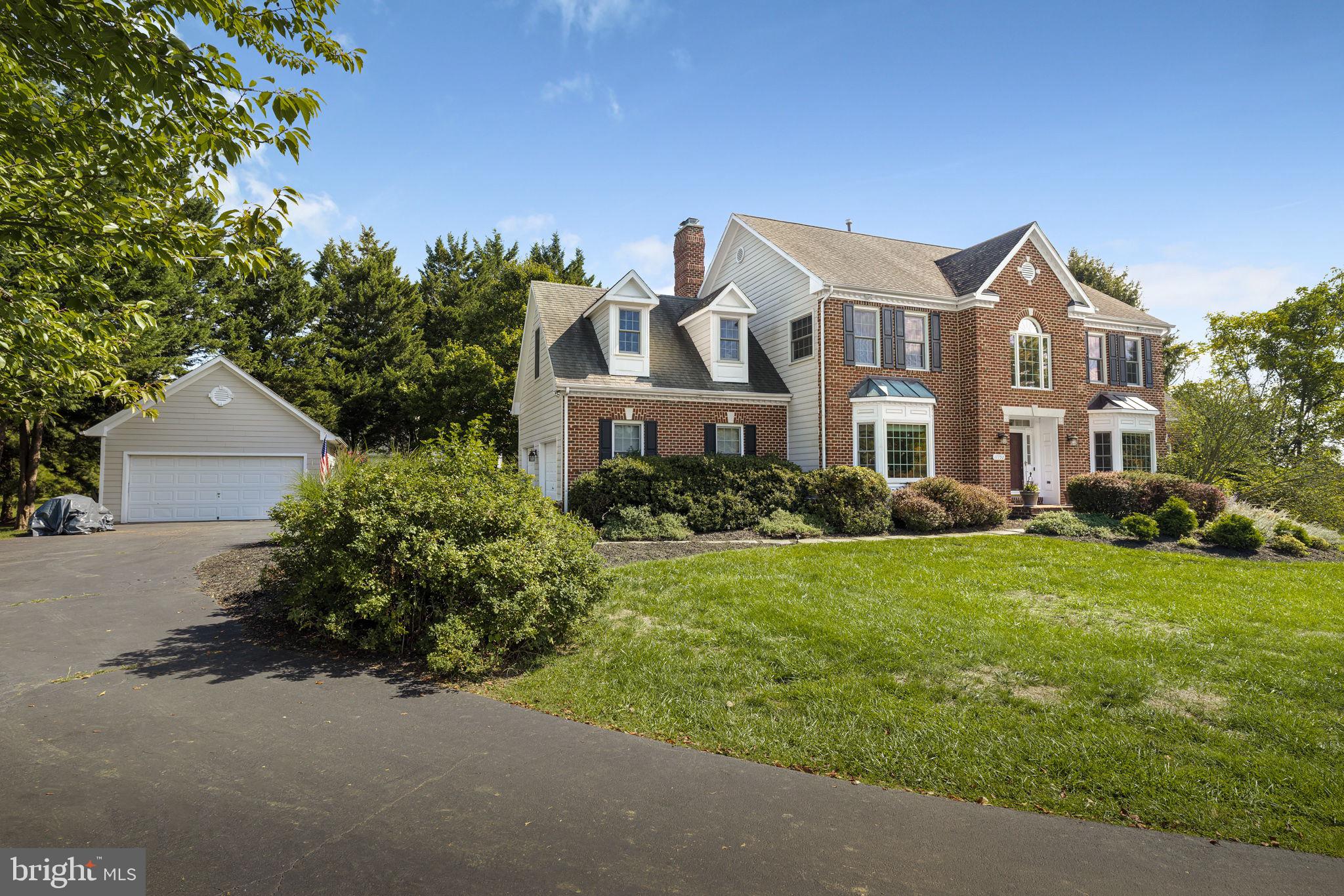 FARMINGTON ON THE GREEN - Residential