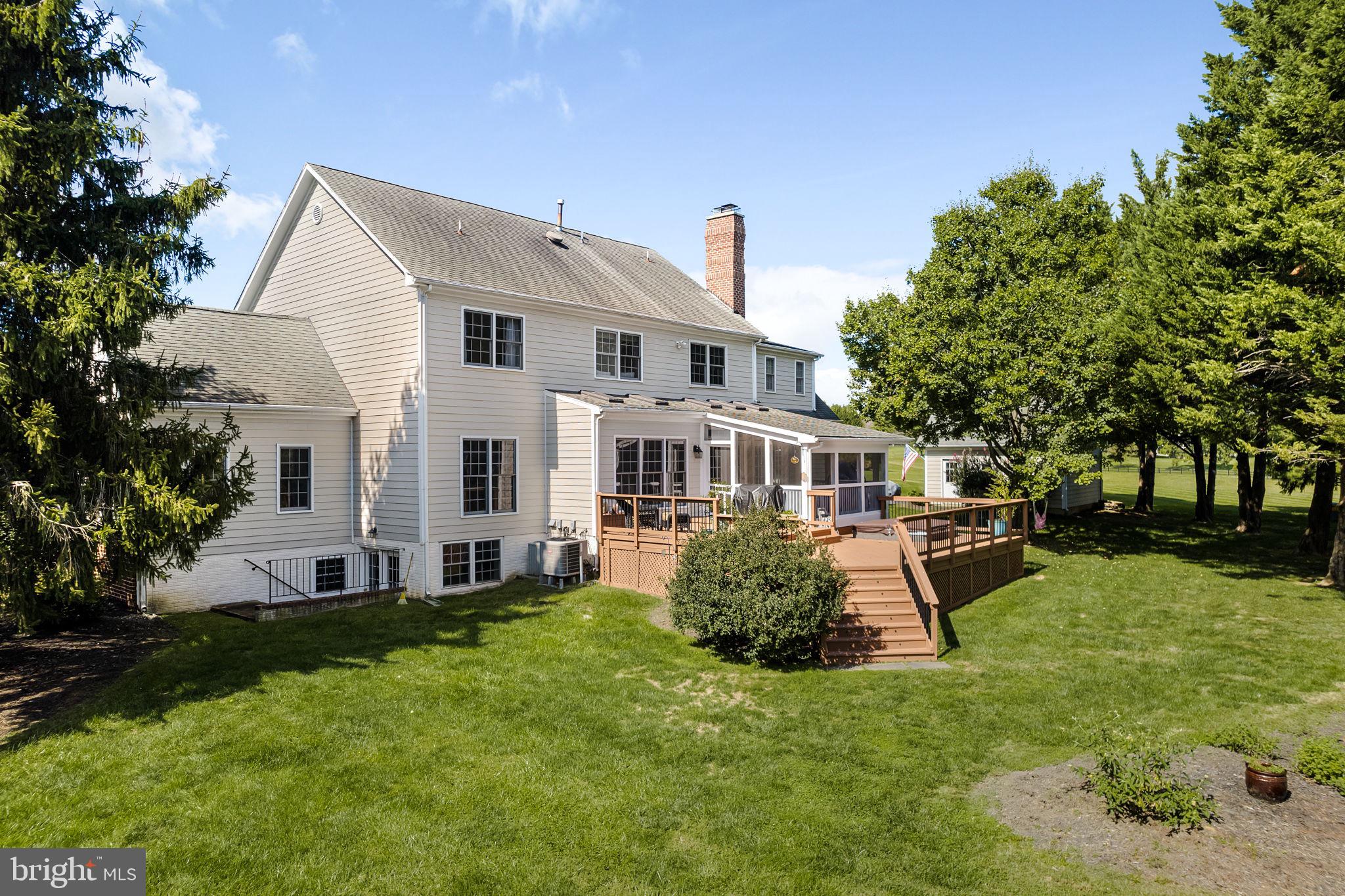 FARMINGTON ON THE GREEN - Residential