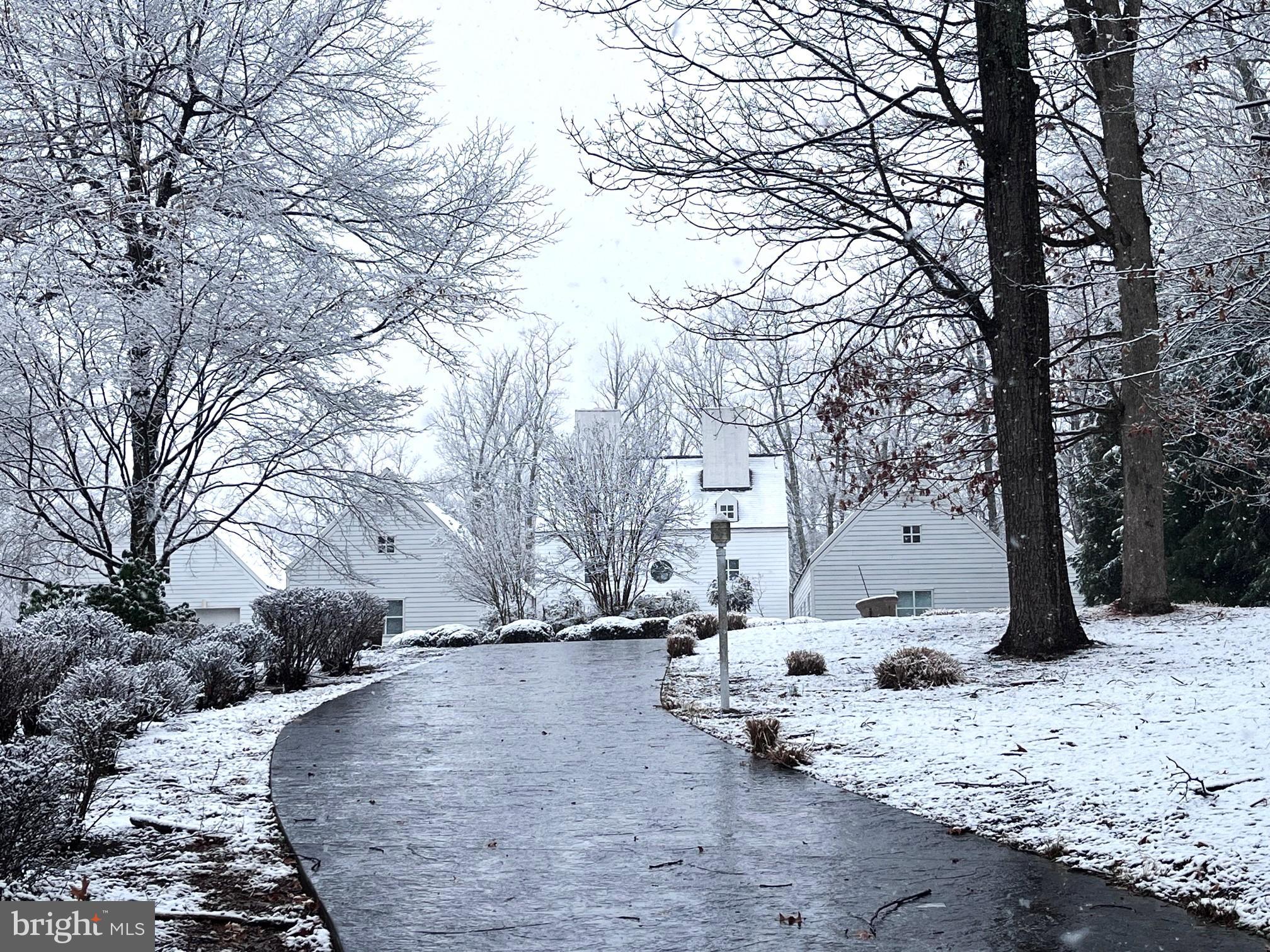 POTOMAC OUTSIDE - Residential
