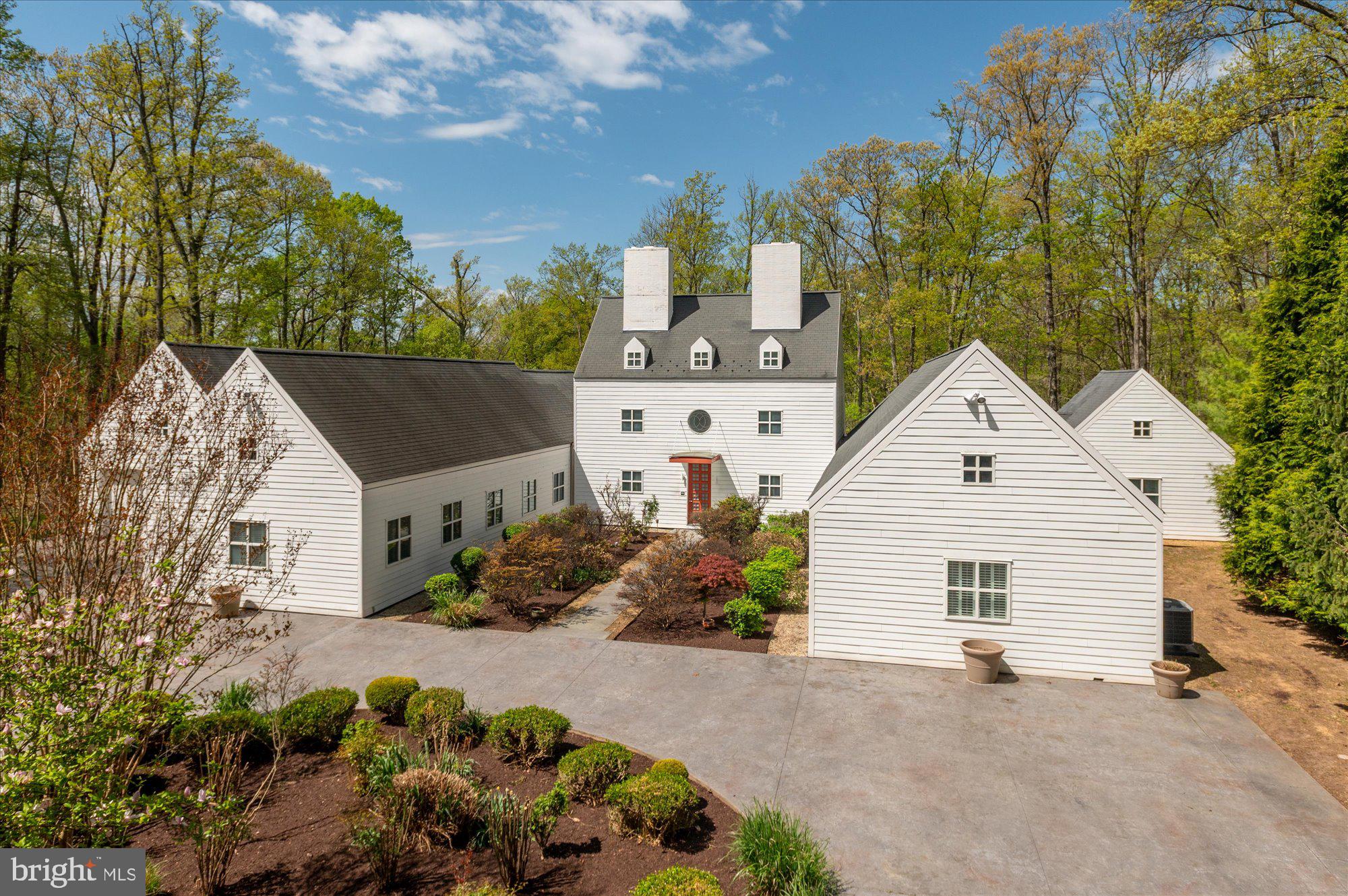 POTOMAC OUTSIDE - Residential