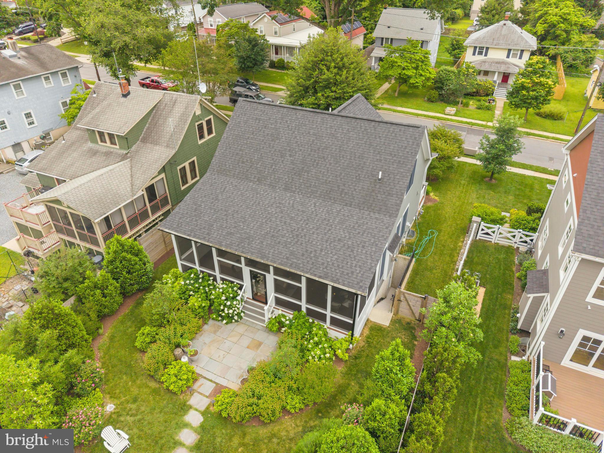 JANETA - Residential