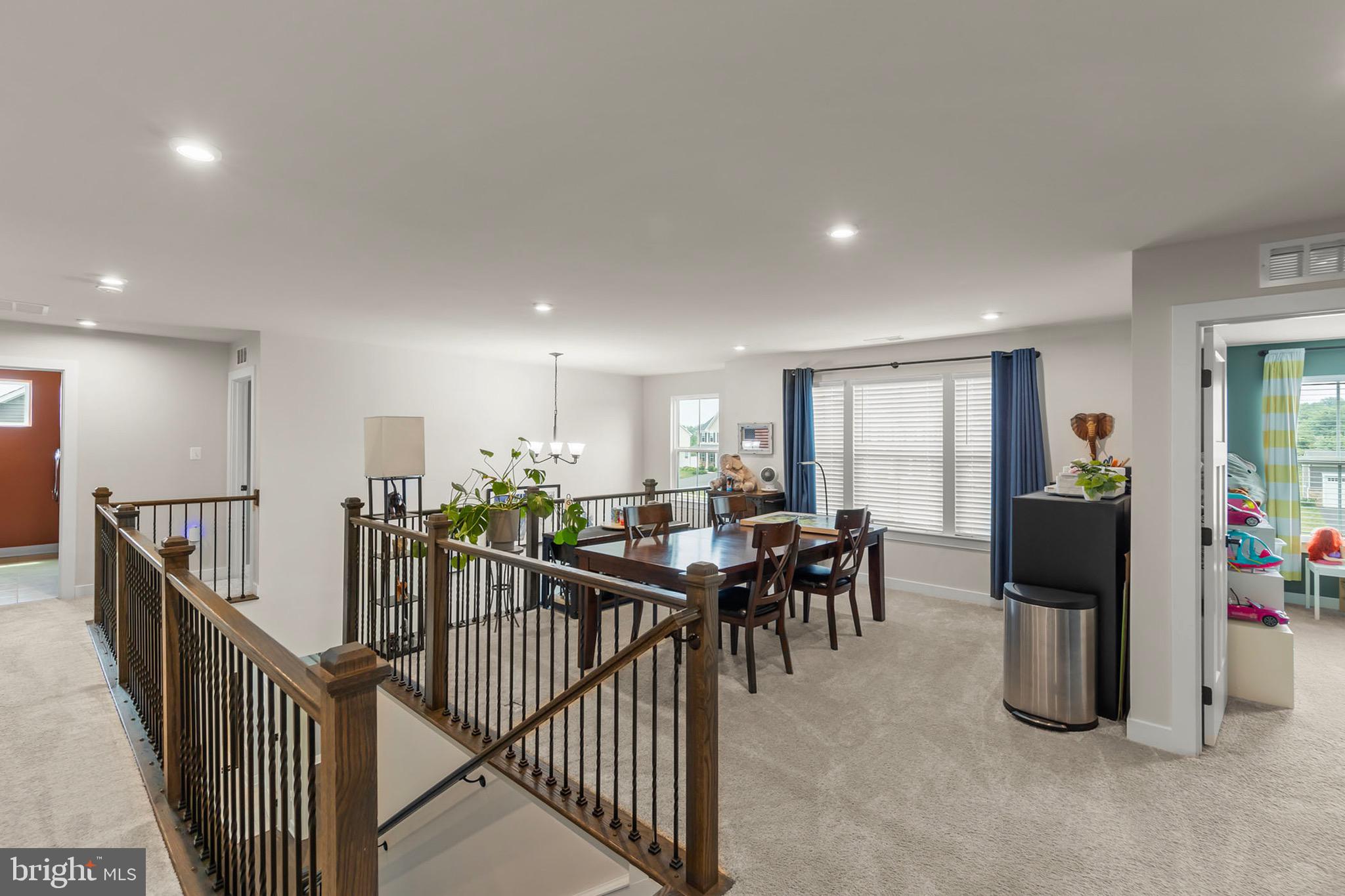MOUNTAIN VIEW ESTATES - Residential