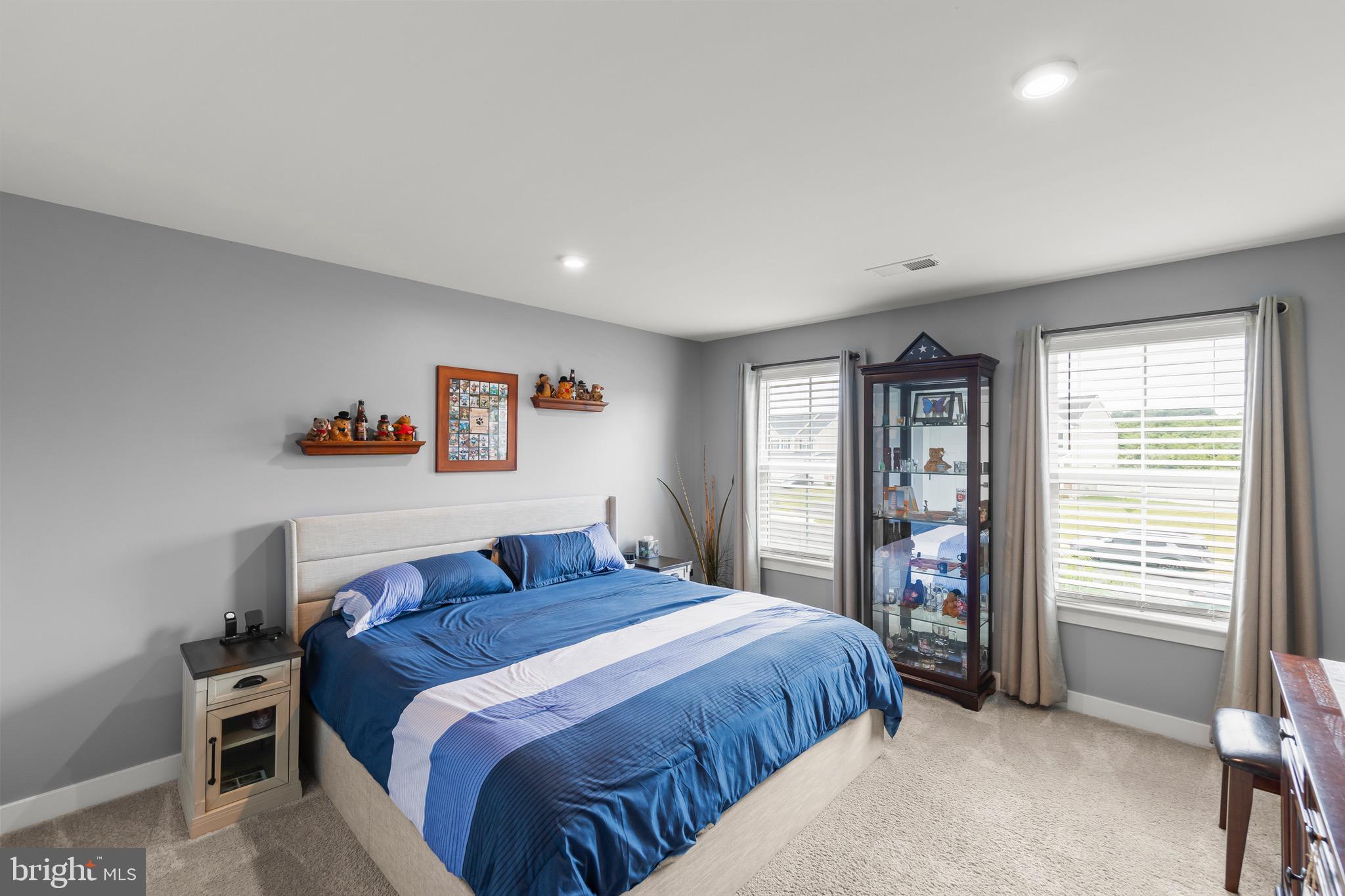 MOUNTAIN VIEW ESTATES - Residential