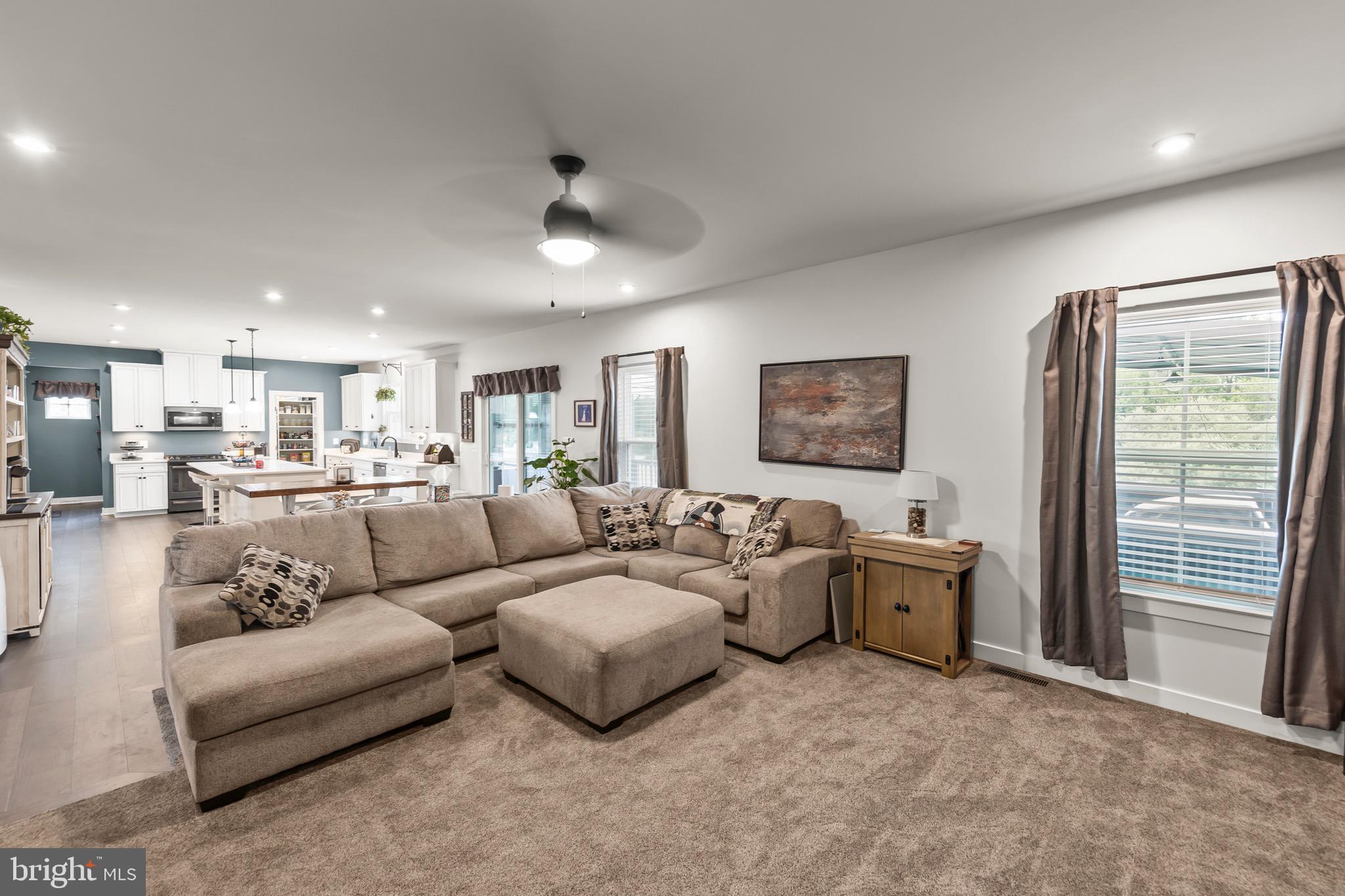 MOUNTAIN VIEW ESTATES - Residential