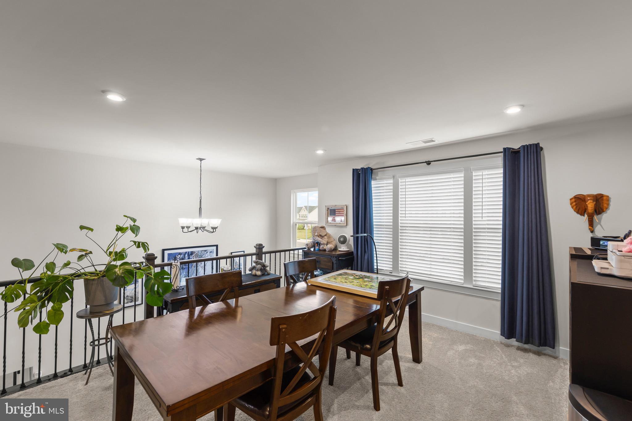 MOUNTAIN VIEW ESTATES - Residential