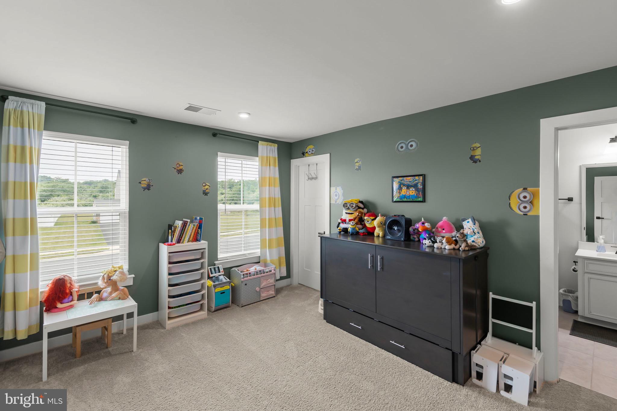 MOUNTAIN VIEW ESTATES - Residential