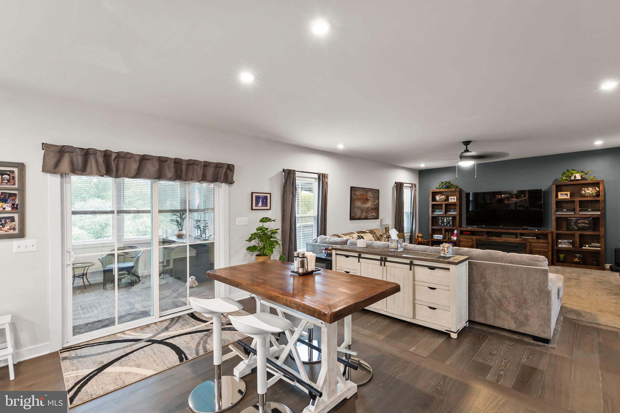 MOUNTAIN VIEW ESTATES - Residential