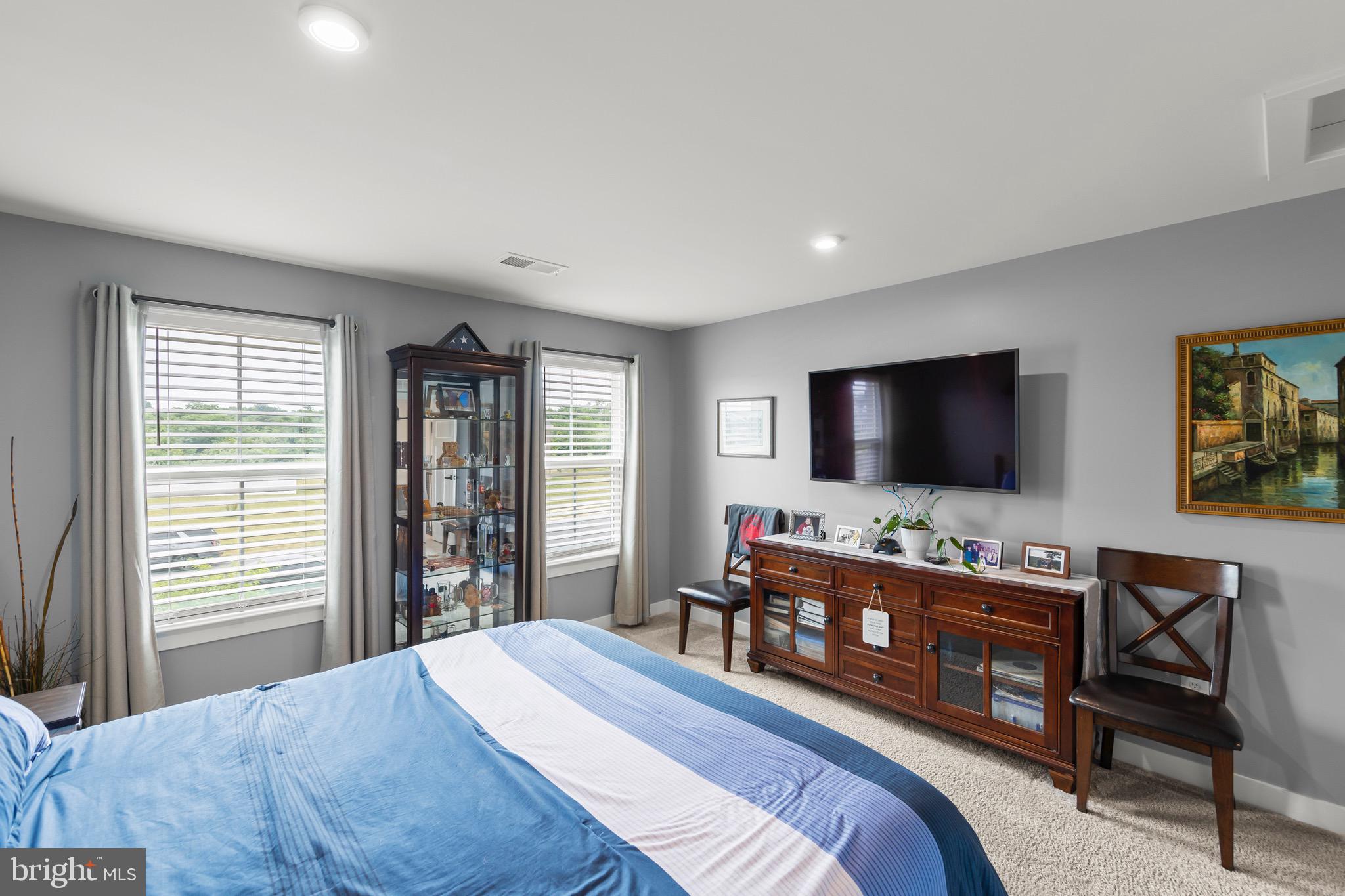 MOUNTAIN VIEW ESTATES - Residential