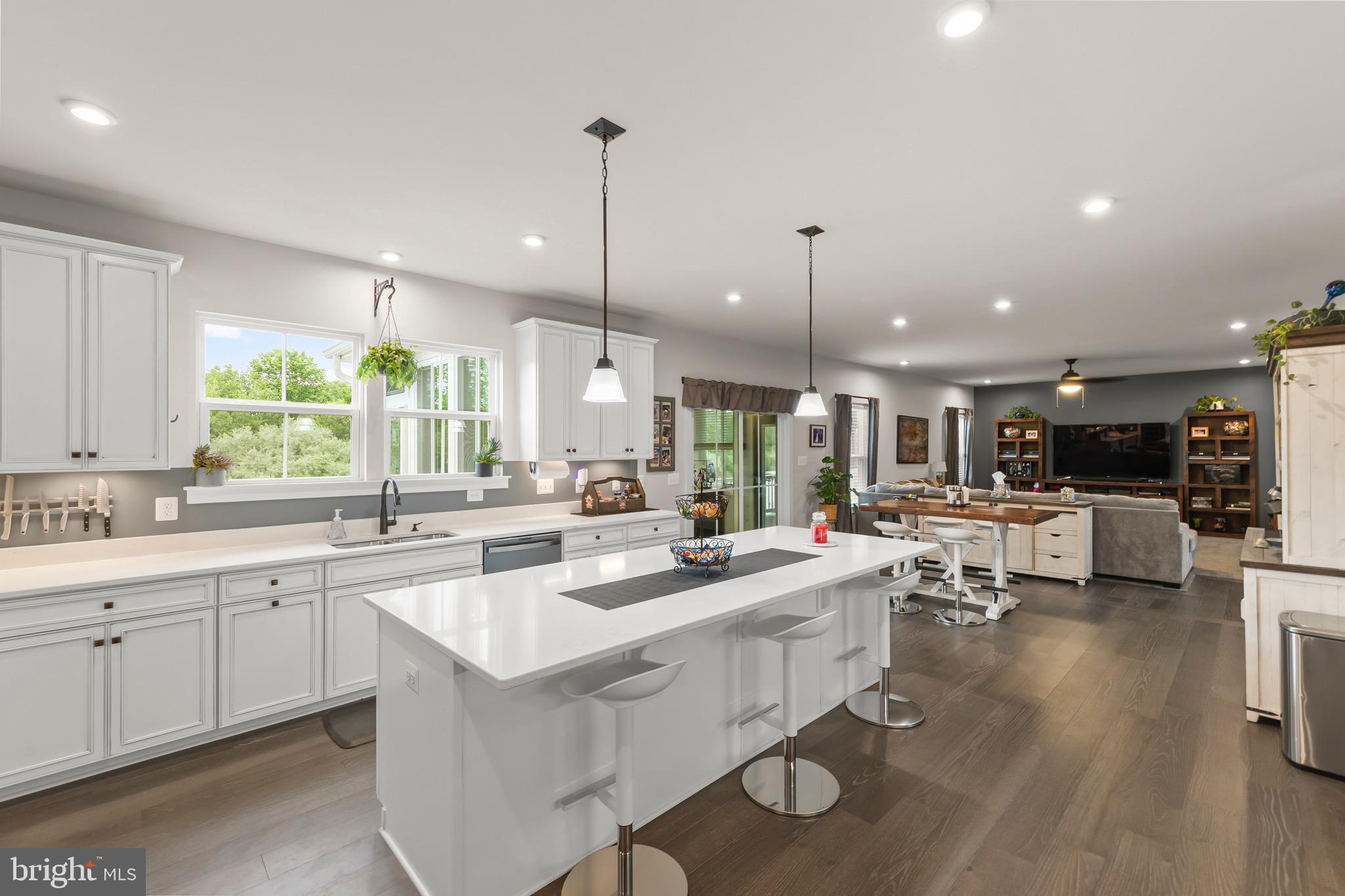 MOUNTAIN VIEW ESTATES - Residential