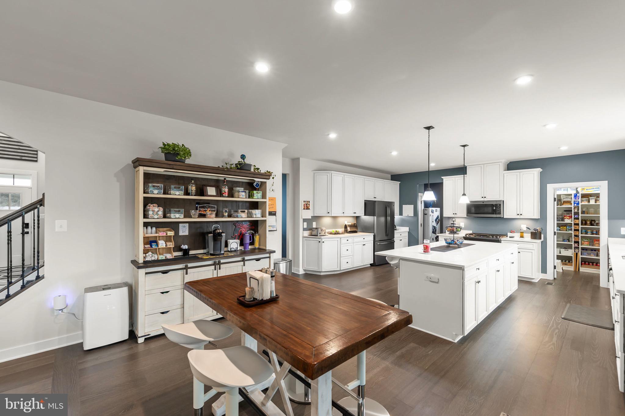 MOUNTAIN VIEW ESTATES - Residential
