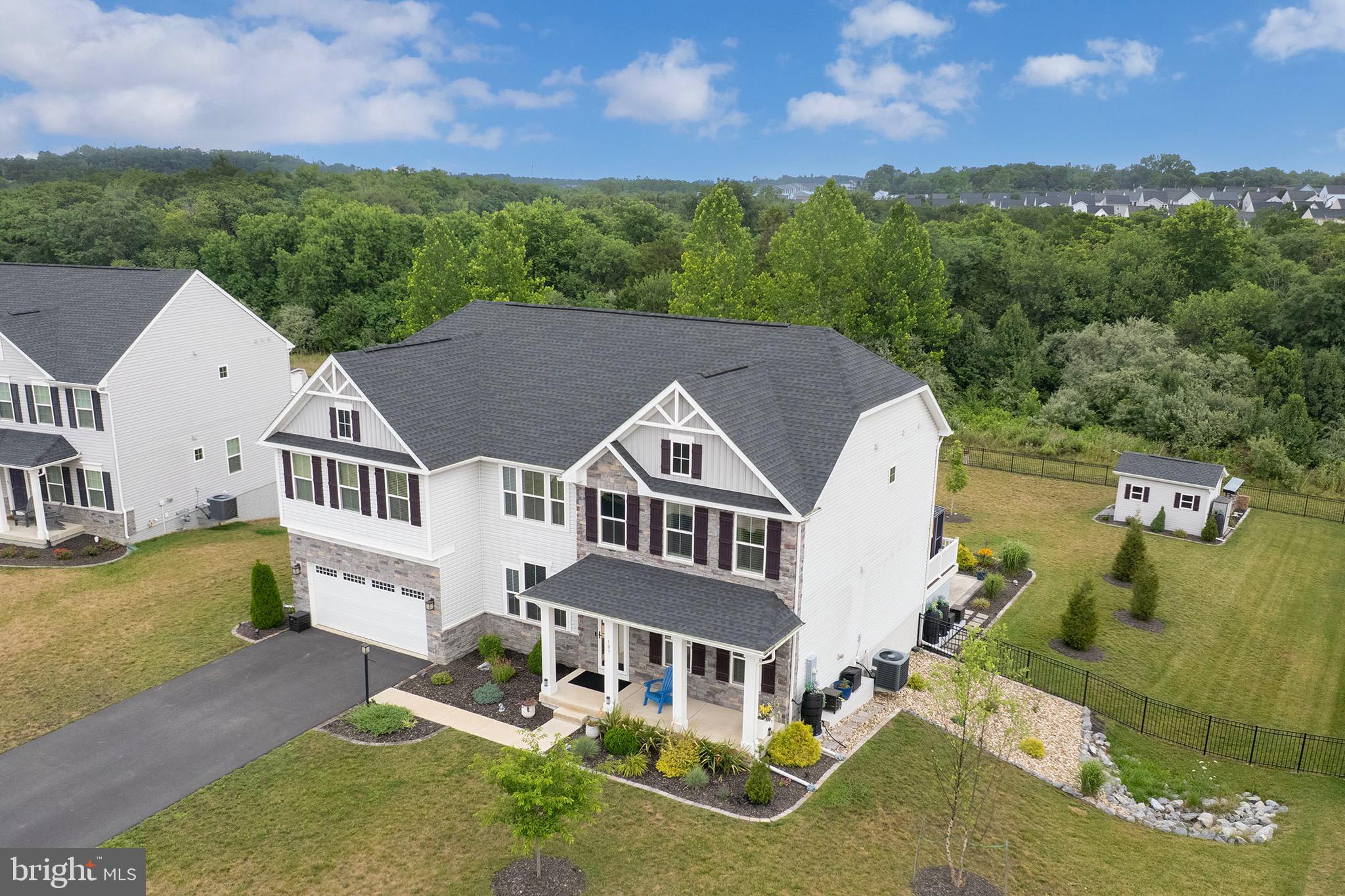 MOUNTAIN VIEW ESTATES - Residential