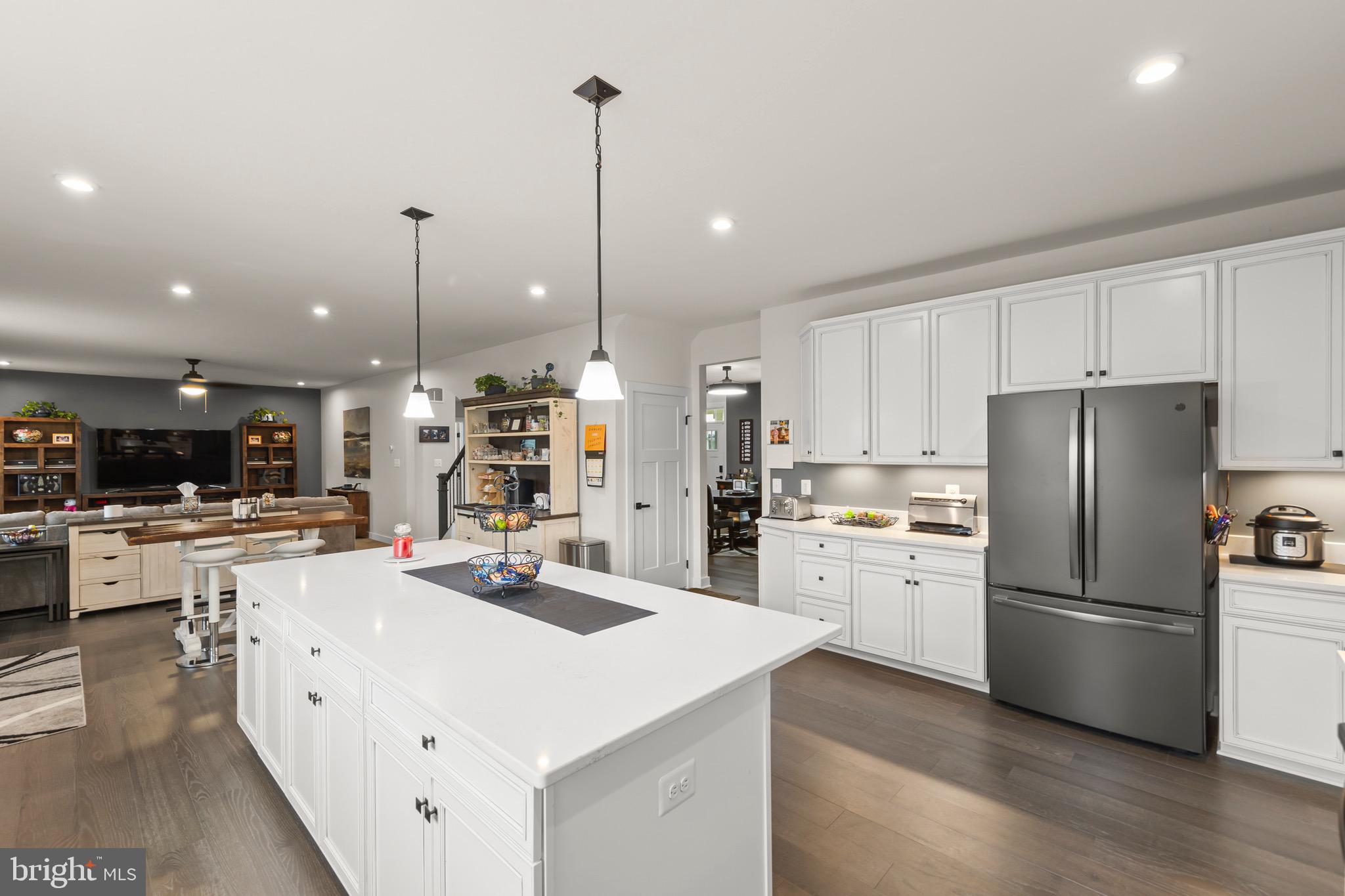 MOUNTAIN VIEW ESTATES - Residential