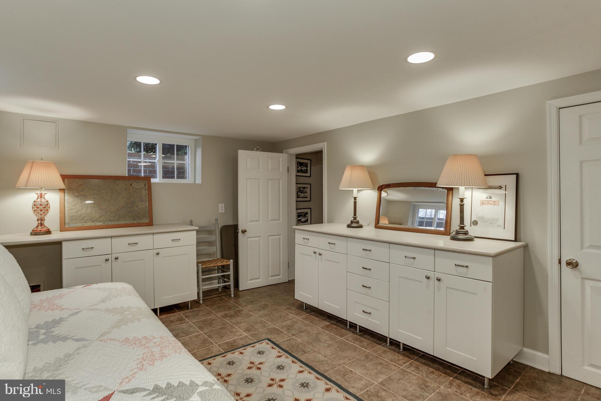 WHEATLEY HILLS - Residential