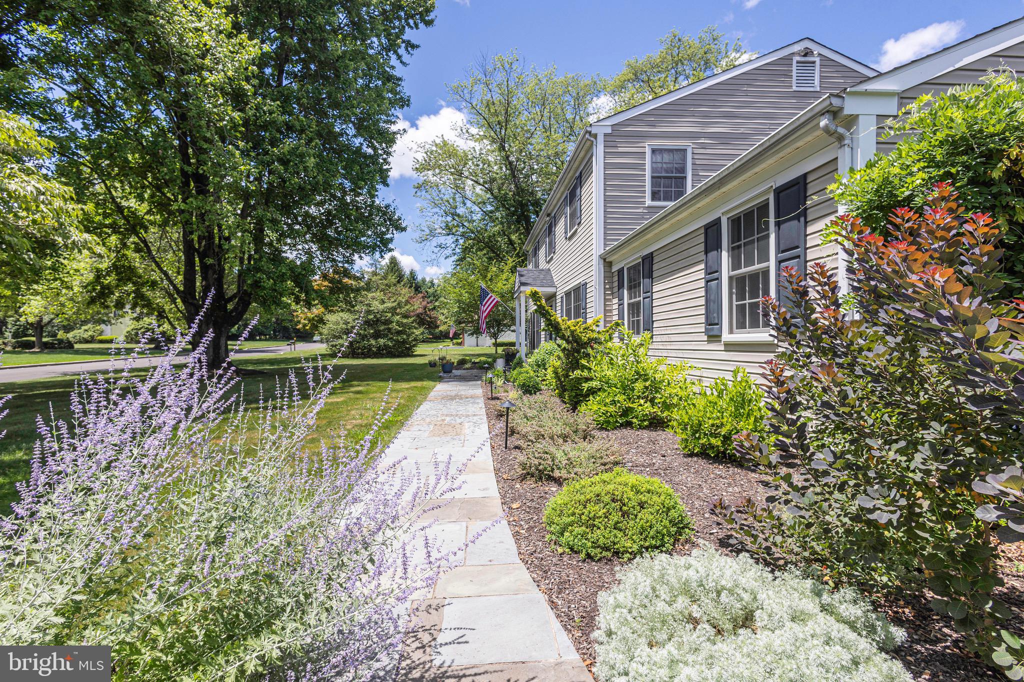 MOUNT EYRE MANOR - Residential