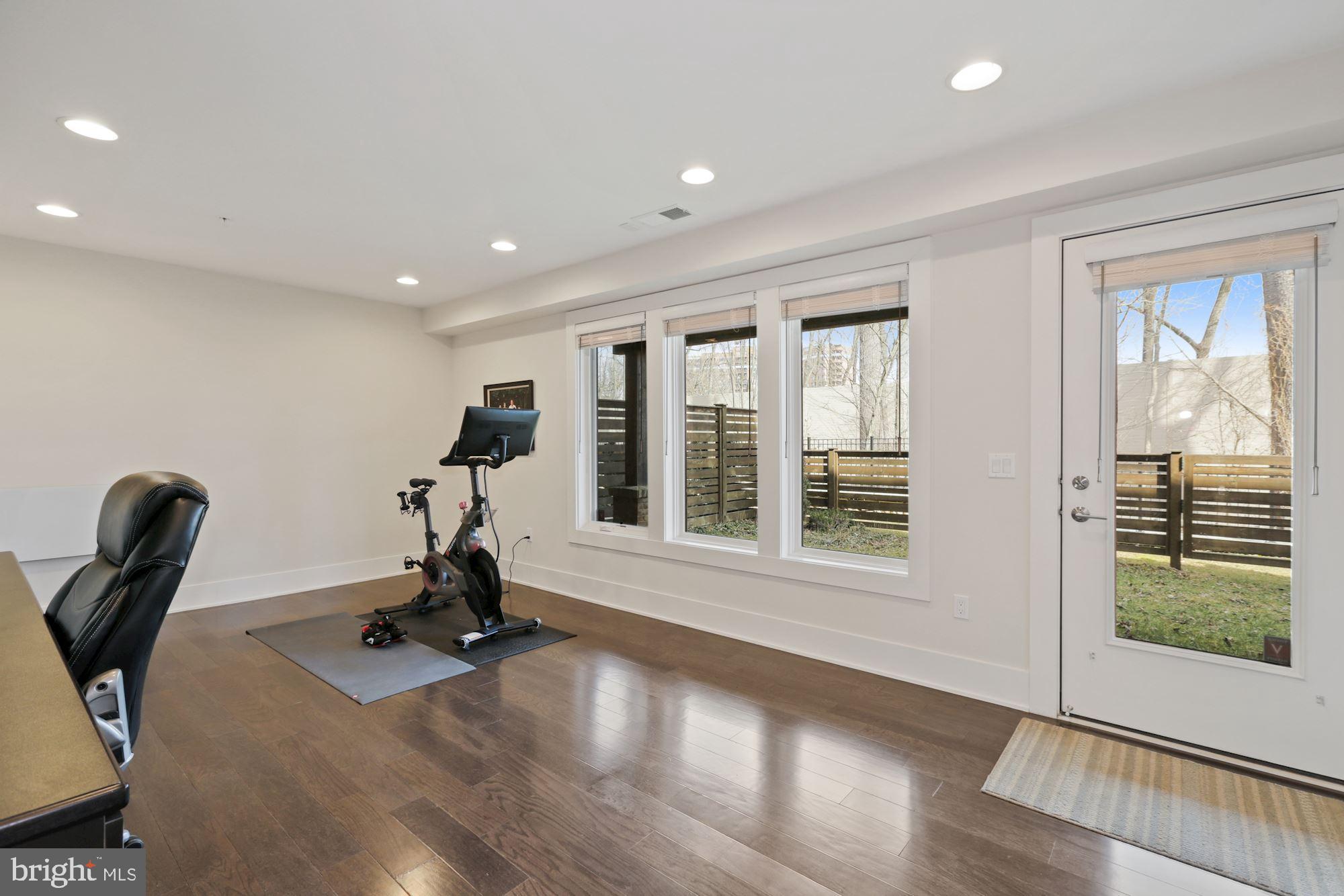 GROSVENOR HEIGHTS - Residential