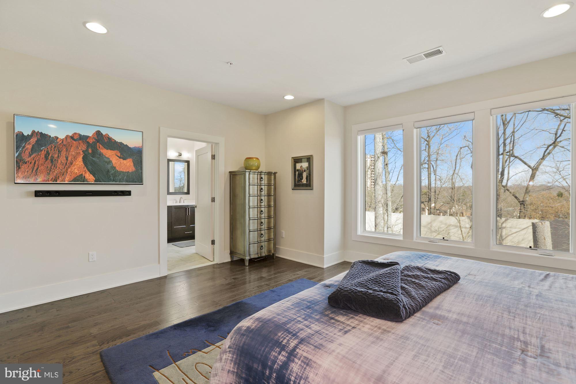 GROSVENOR HEIGHTS - Residential