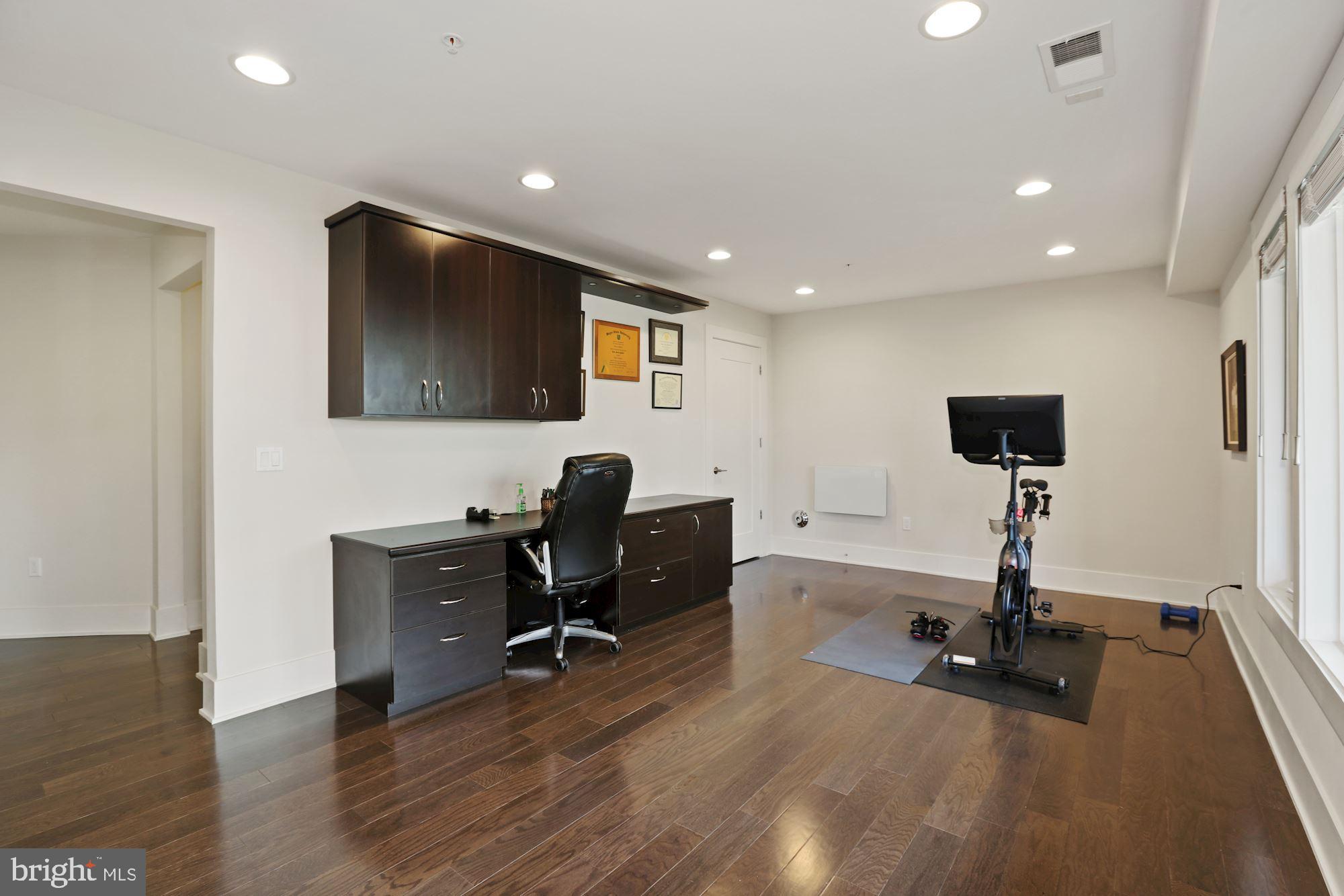 GROSVENOR HEIGHTS - Residential