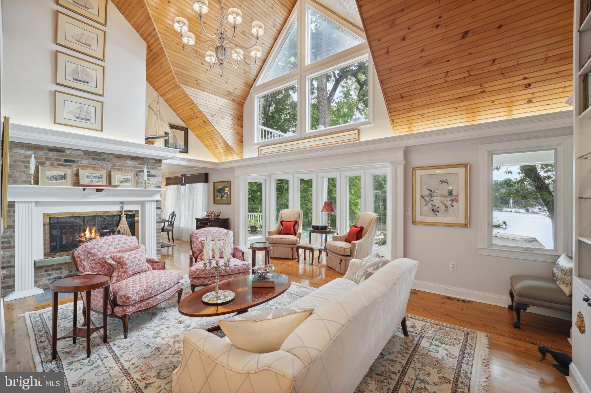ANNAPOLIS ROADS - Residential