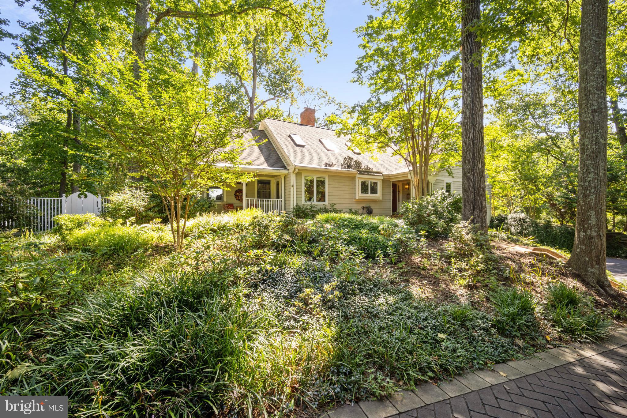 ANNAPOLIS ROADS - Residential