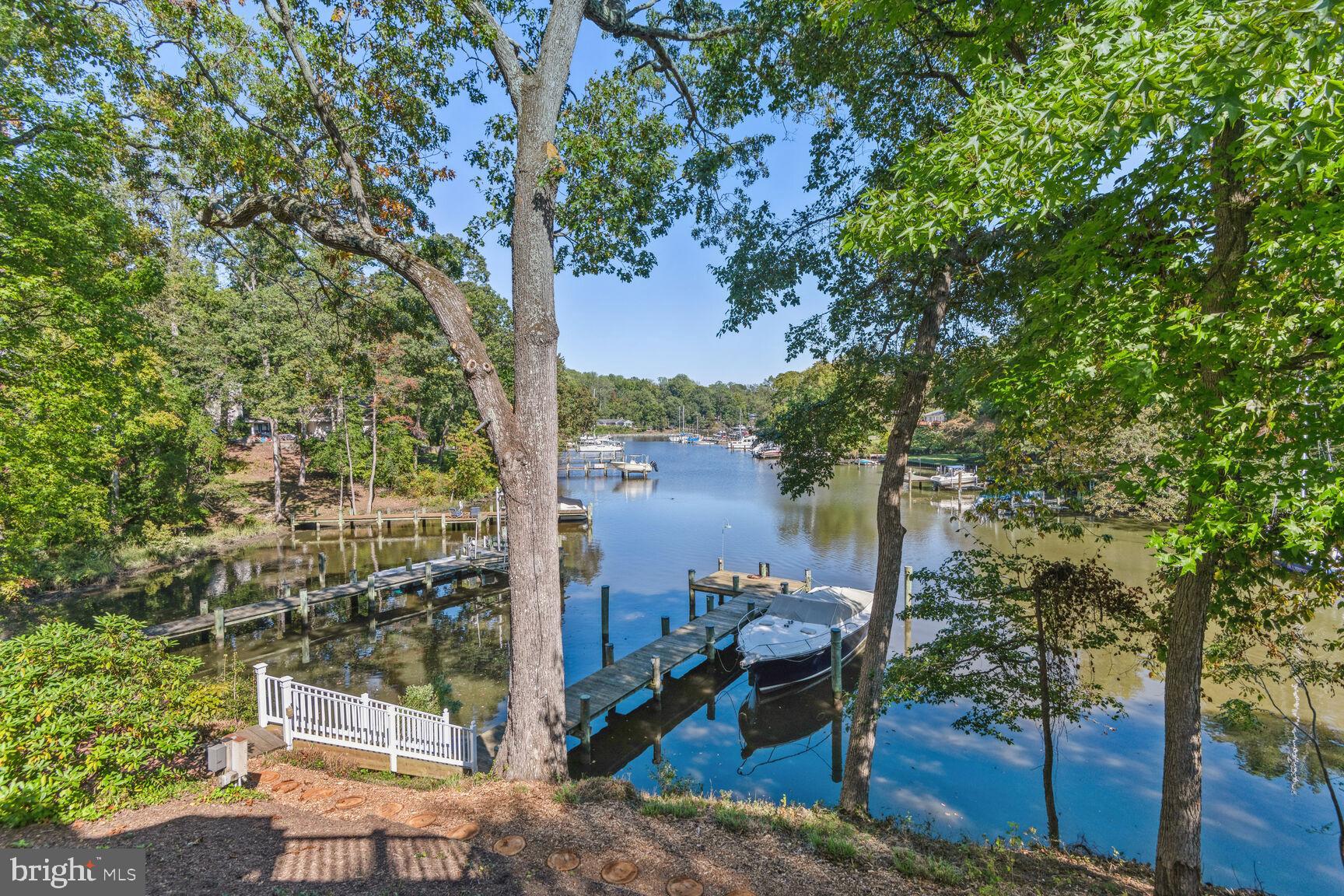 ANNAPOLIS ROADS - Residential