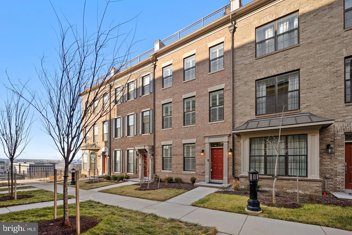 POTOMAC OVERLOOK AT NATIONAL HARBOR - Residential Lease