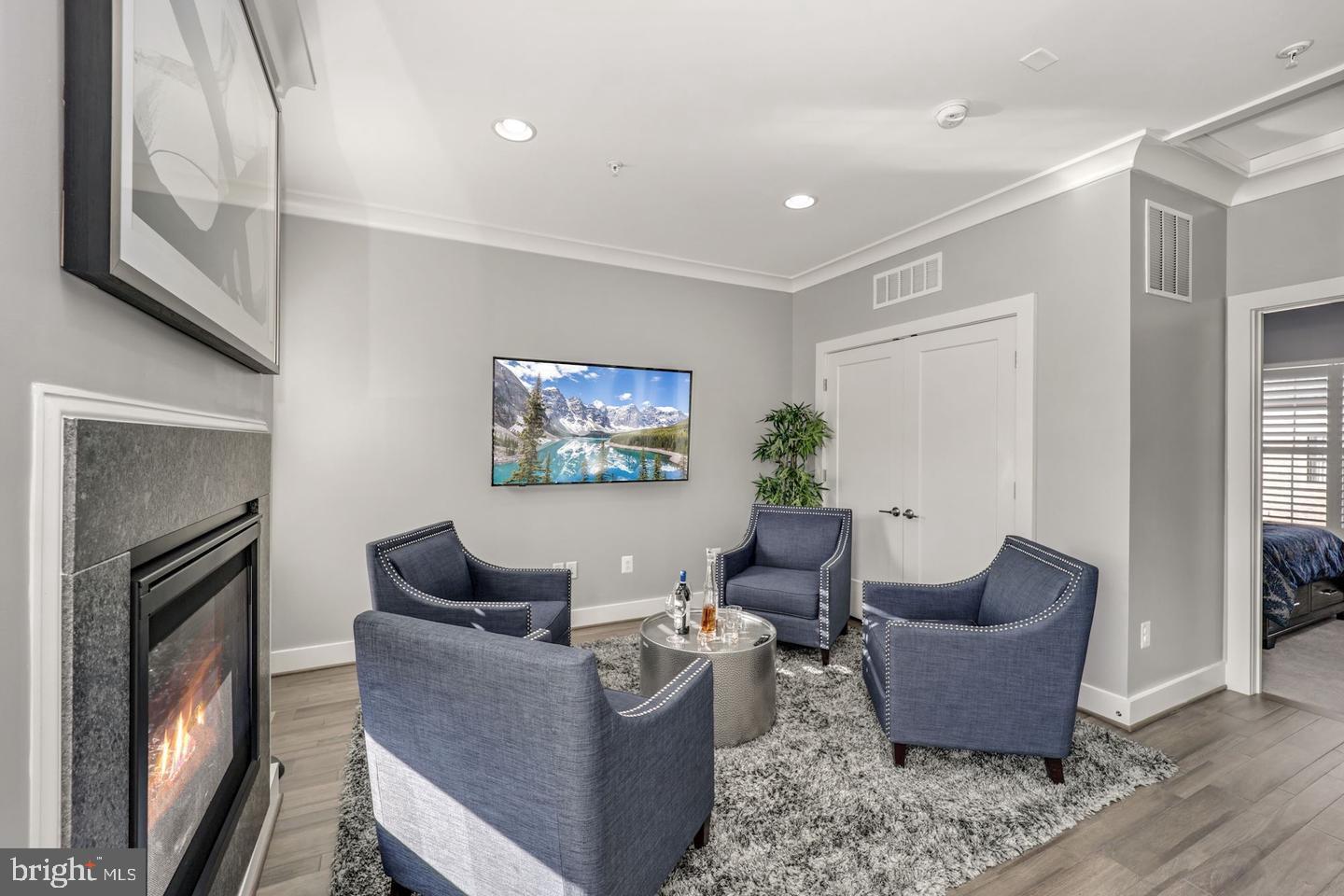 POTOMAC OVERLOOK AT NATIONAL HARBOR - Residential Lease