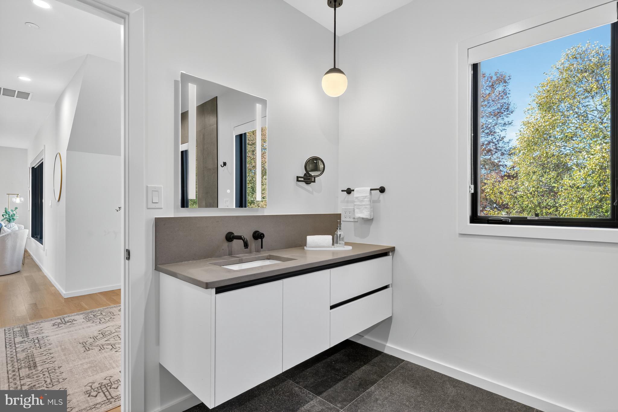 KENSINGTON ESTATES - Residential