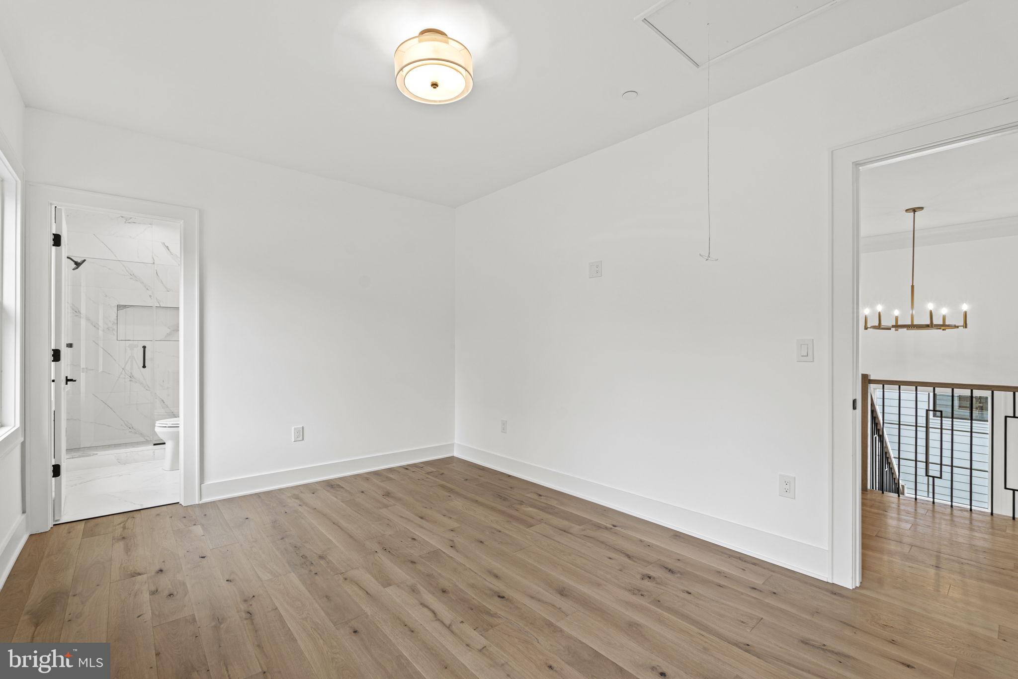 NORTH KENSINGTON - Residential