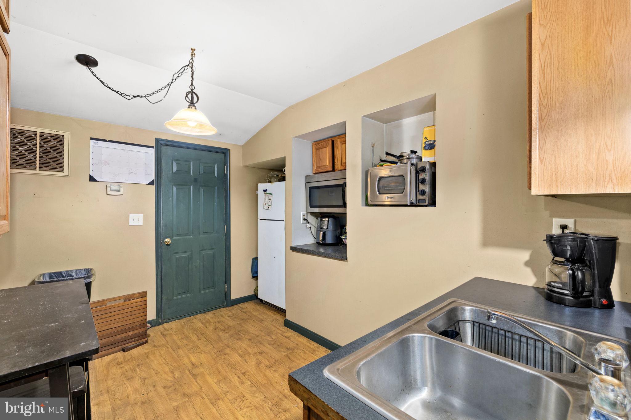 FLYTHE PROPERTY - Residential