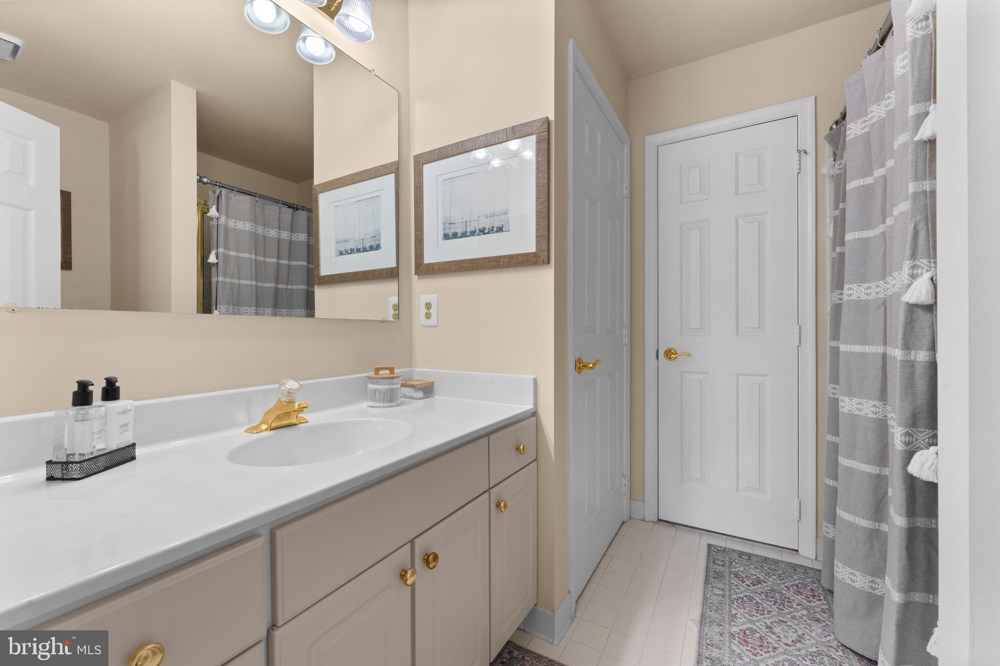 SOUTH WALES - Residential