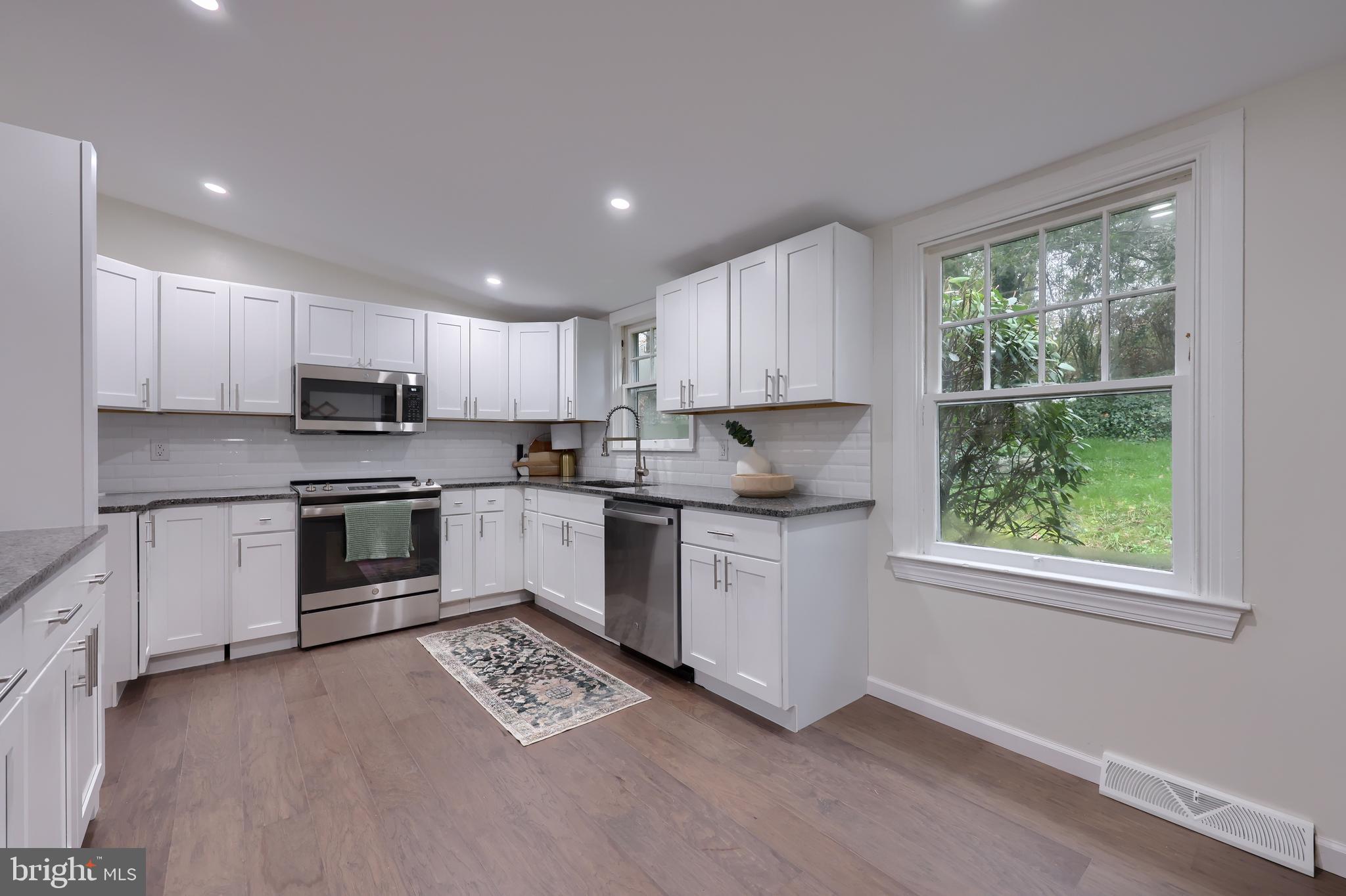 EAST MANCHESTER TWP. - Residential
