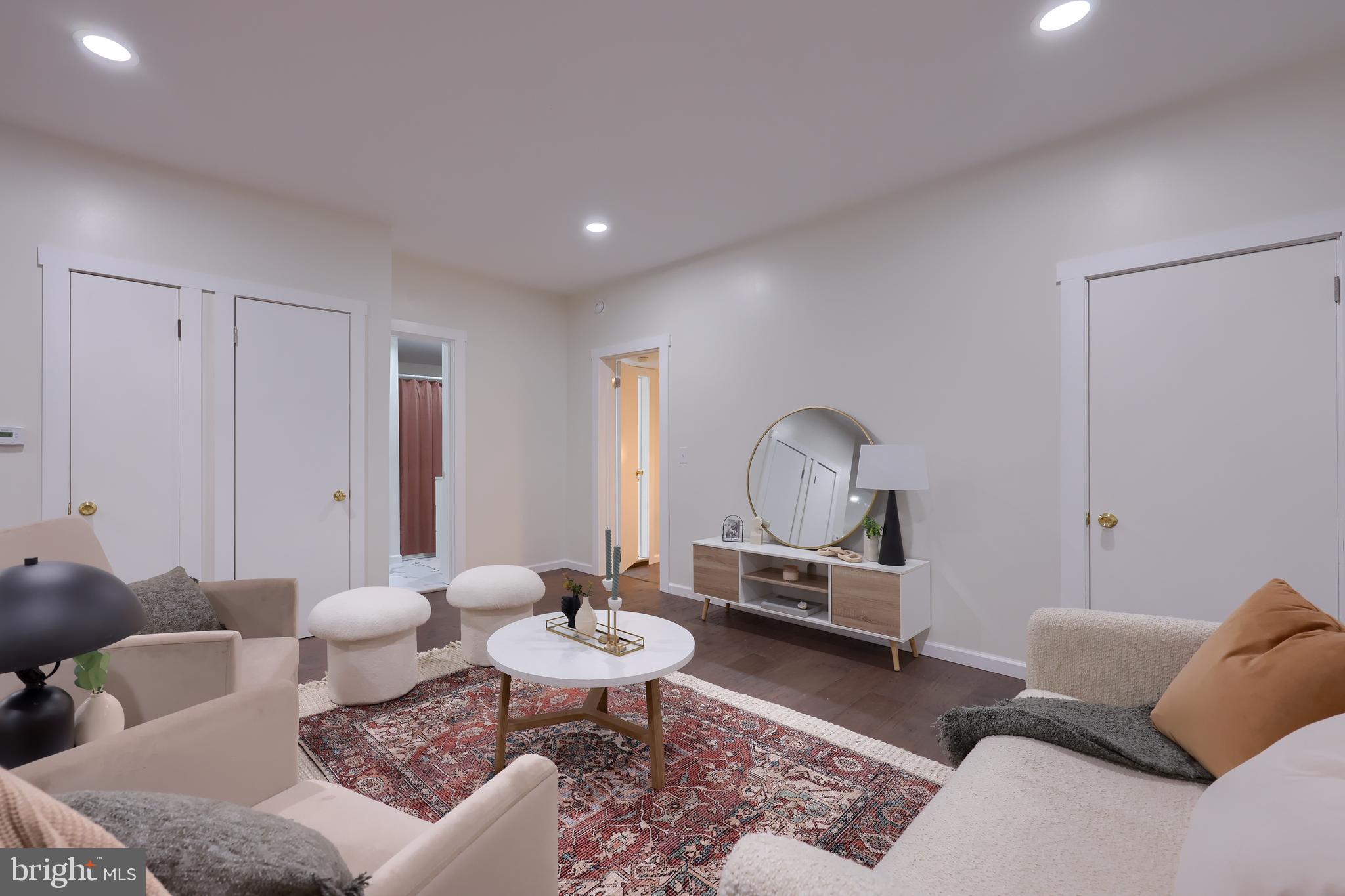 EAST MANCHESTER TWP. - Residential