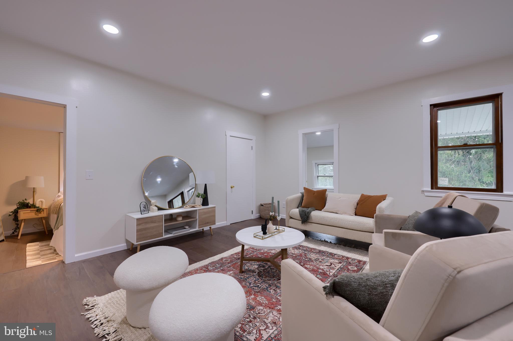 EAST MANCHESTER TWP. - Residential