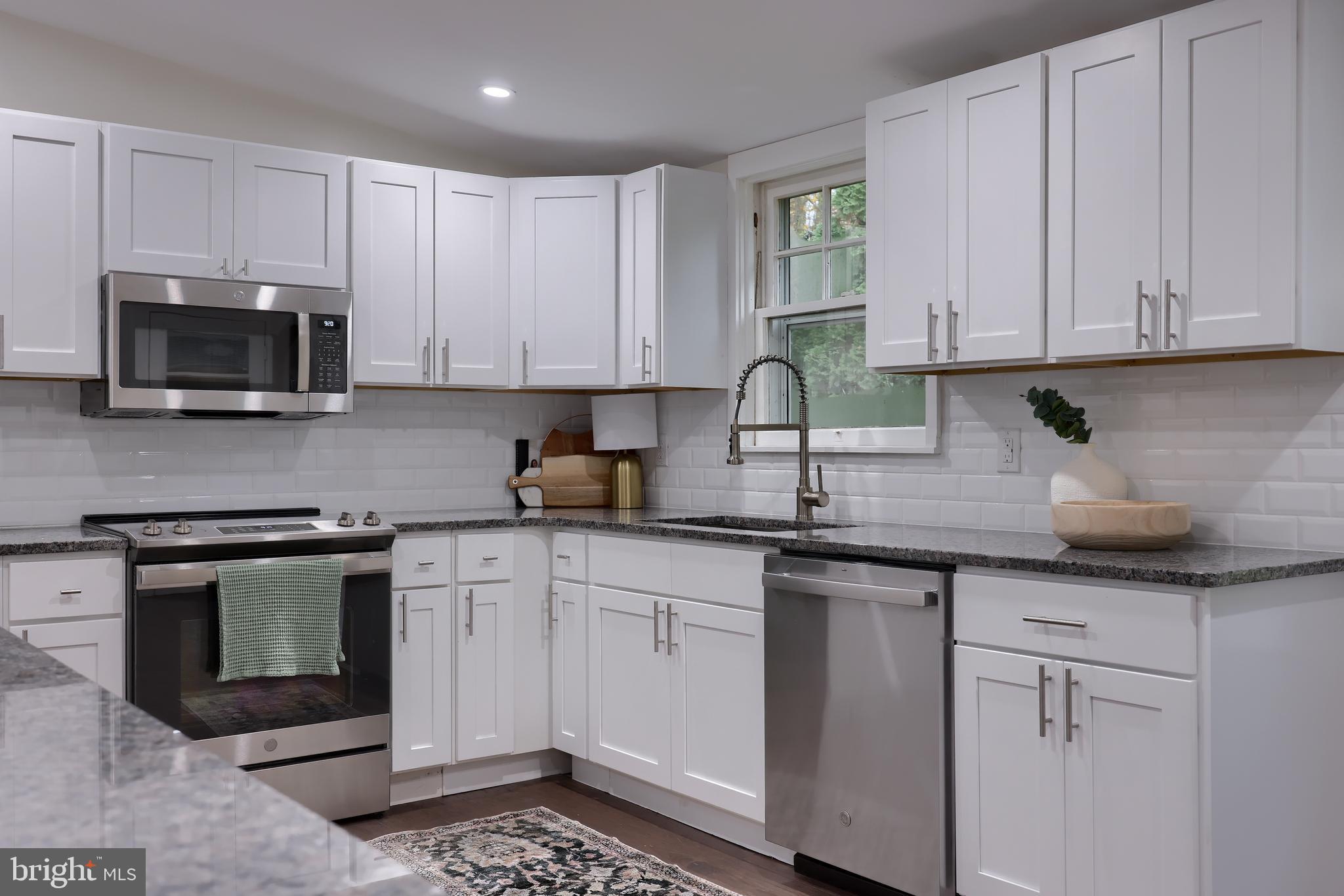 EAST MANCHESTER TWP. - Residential