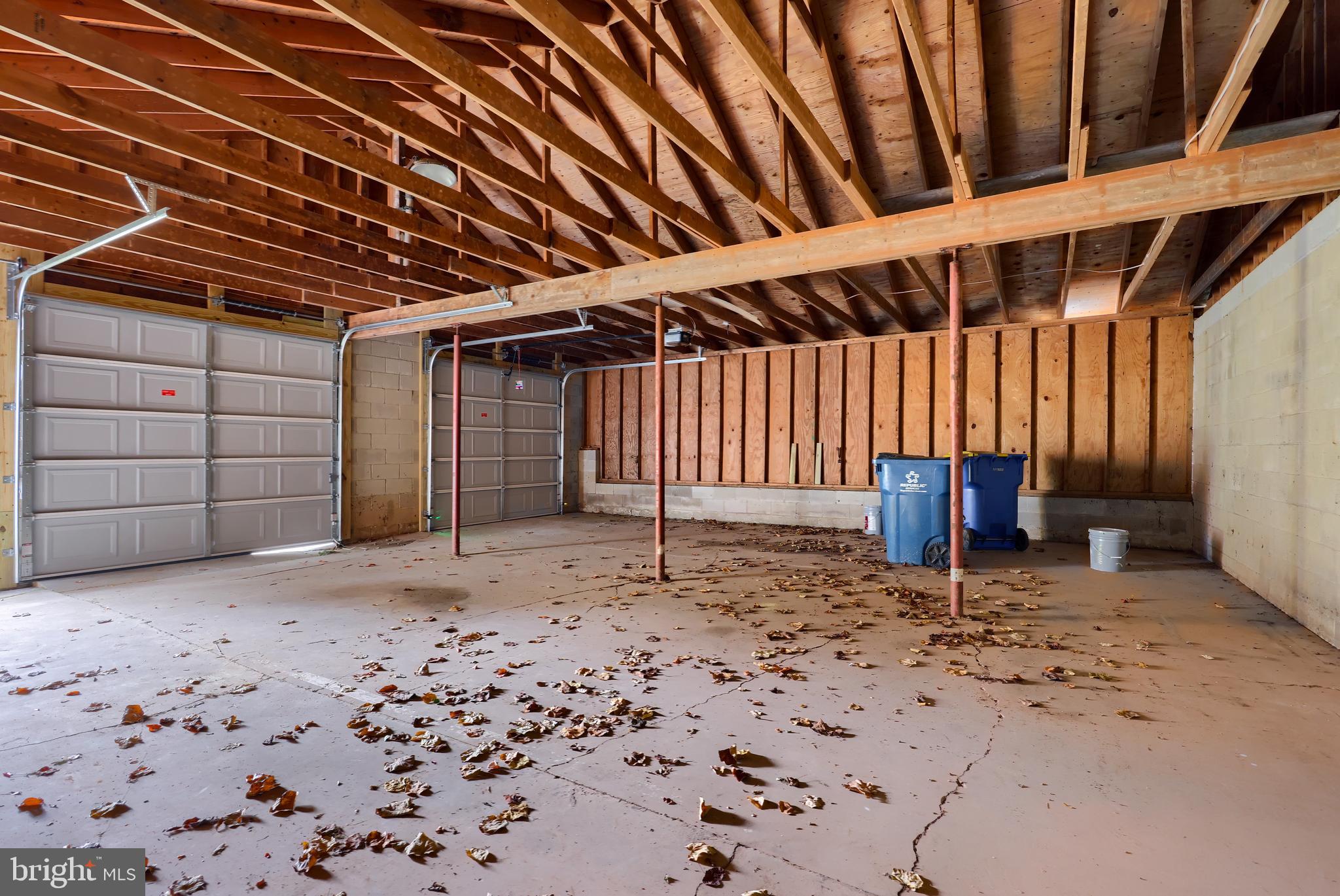 EAST MANCHESTER TWP. - Residential
