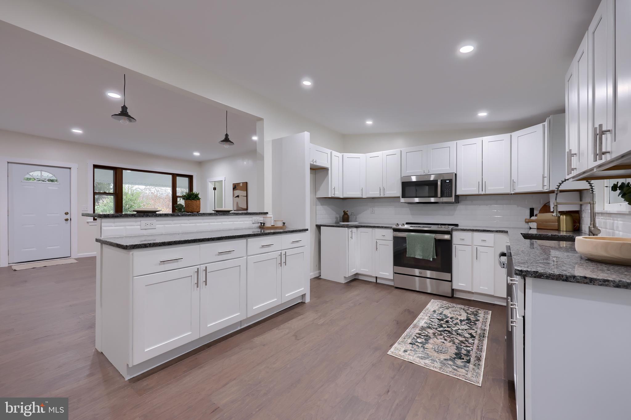 EAST MANCHESTER TWP. - Residential