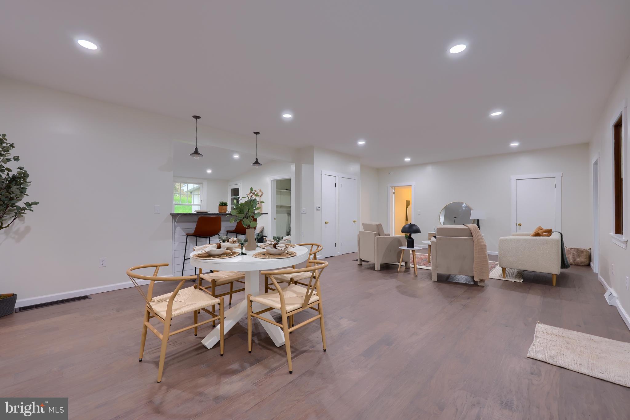 EAST MANCHESTER TWP. - Residential