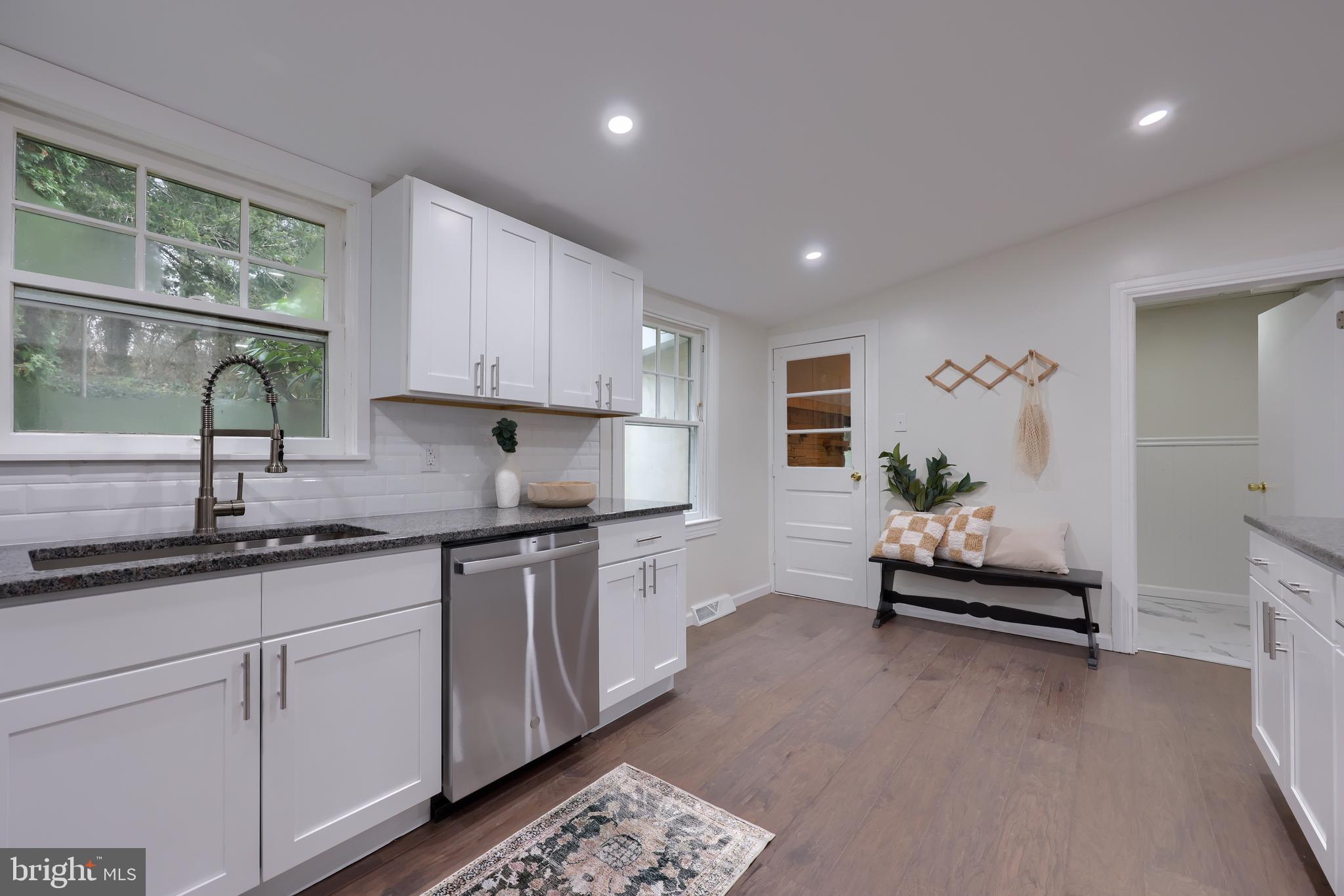 EAST MANCHESTER TWP. - Residential