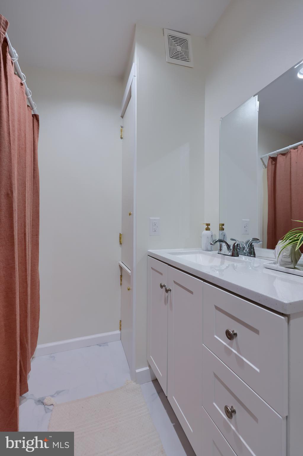 EAST MANCHESTER TWP. - Residential