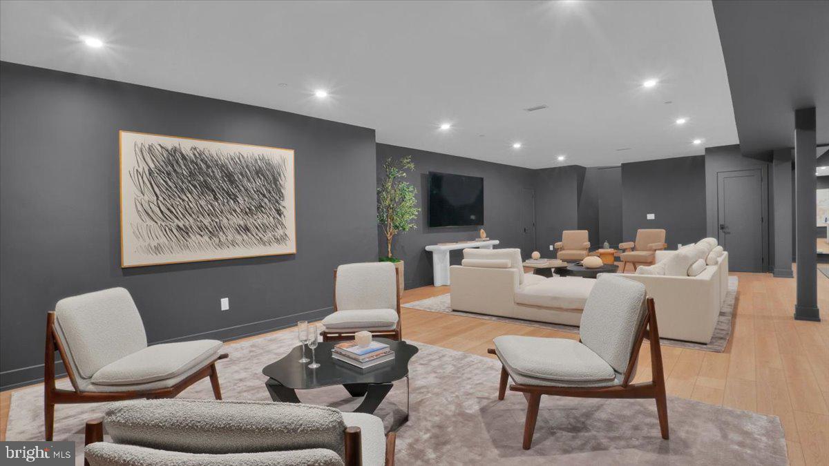 RIVERSTONE - Residential
