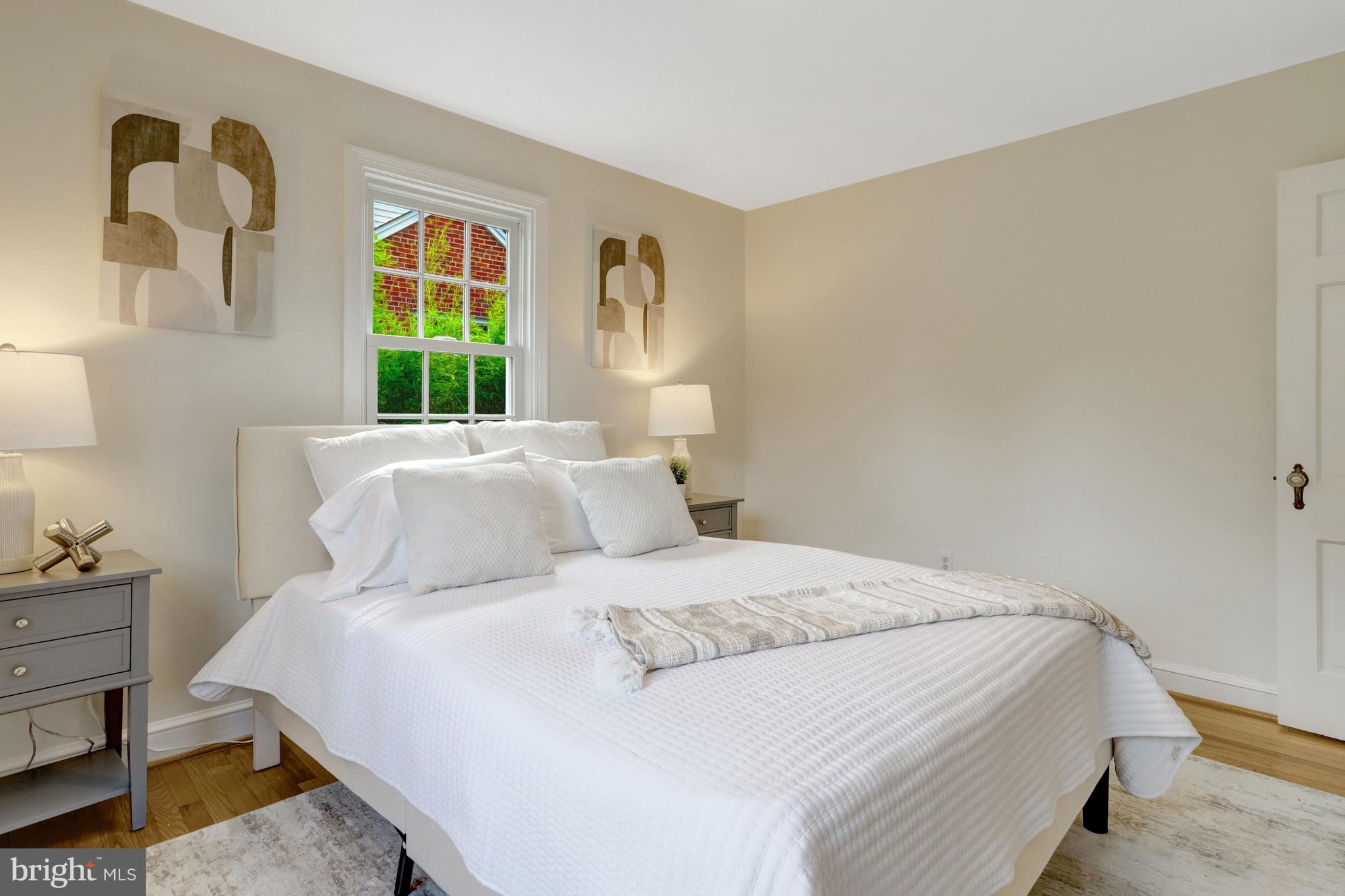 COUNTRY CLUB - Residential
