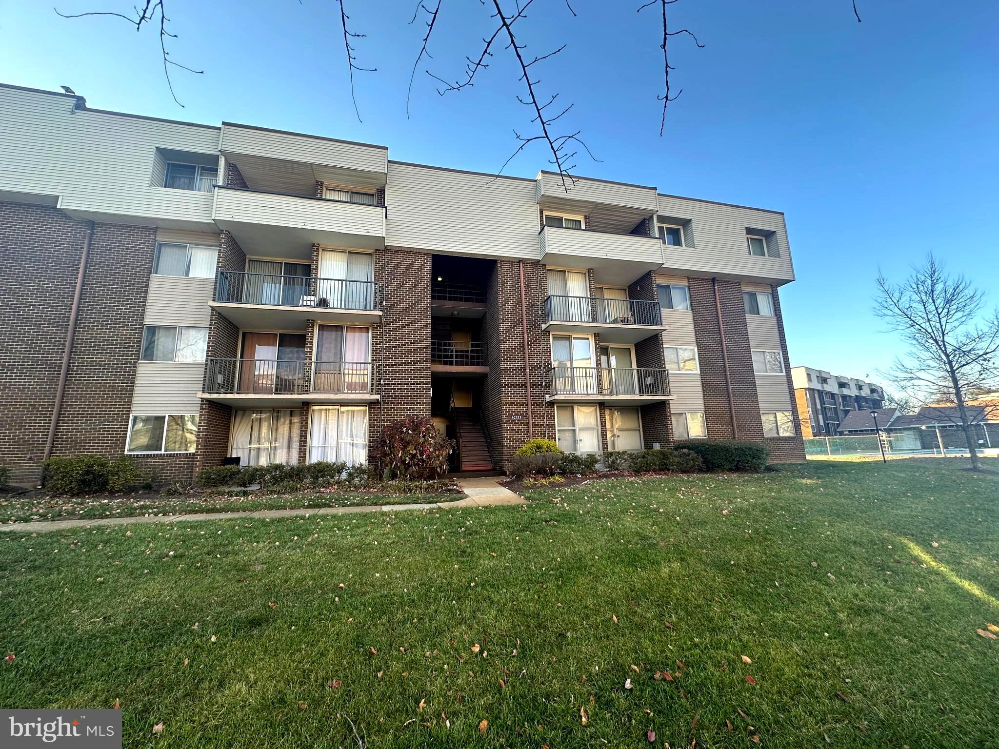 PINES CONDOMINIUM - Residential